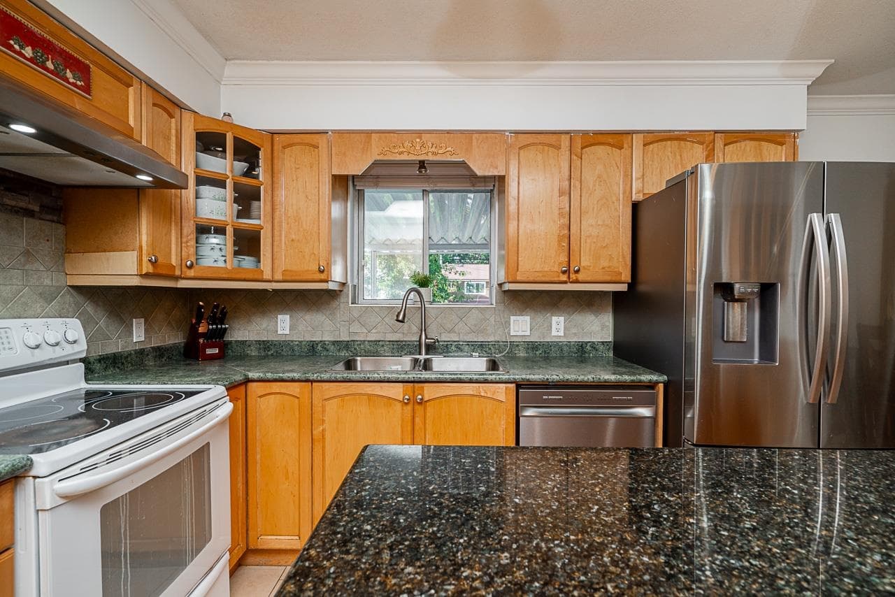 14523 89 Avenue, Surrey, V3R 8B2 — photo 5