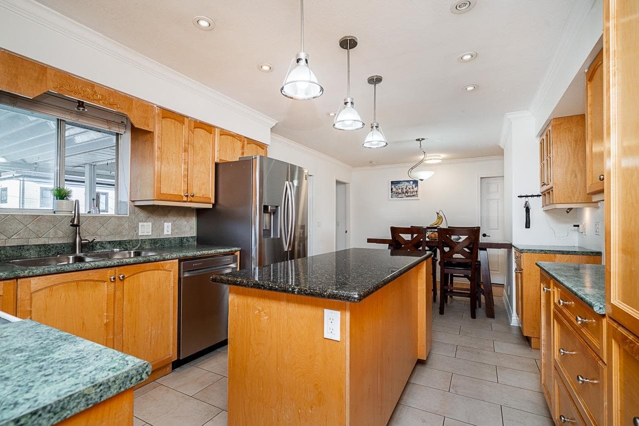 14523 89 Avenue, Surrey, V3R 8B2 — photo 4