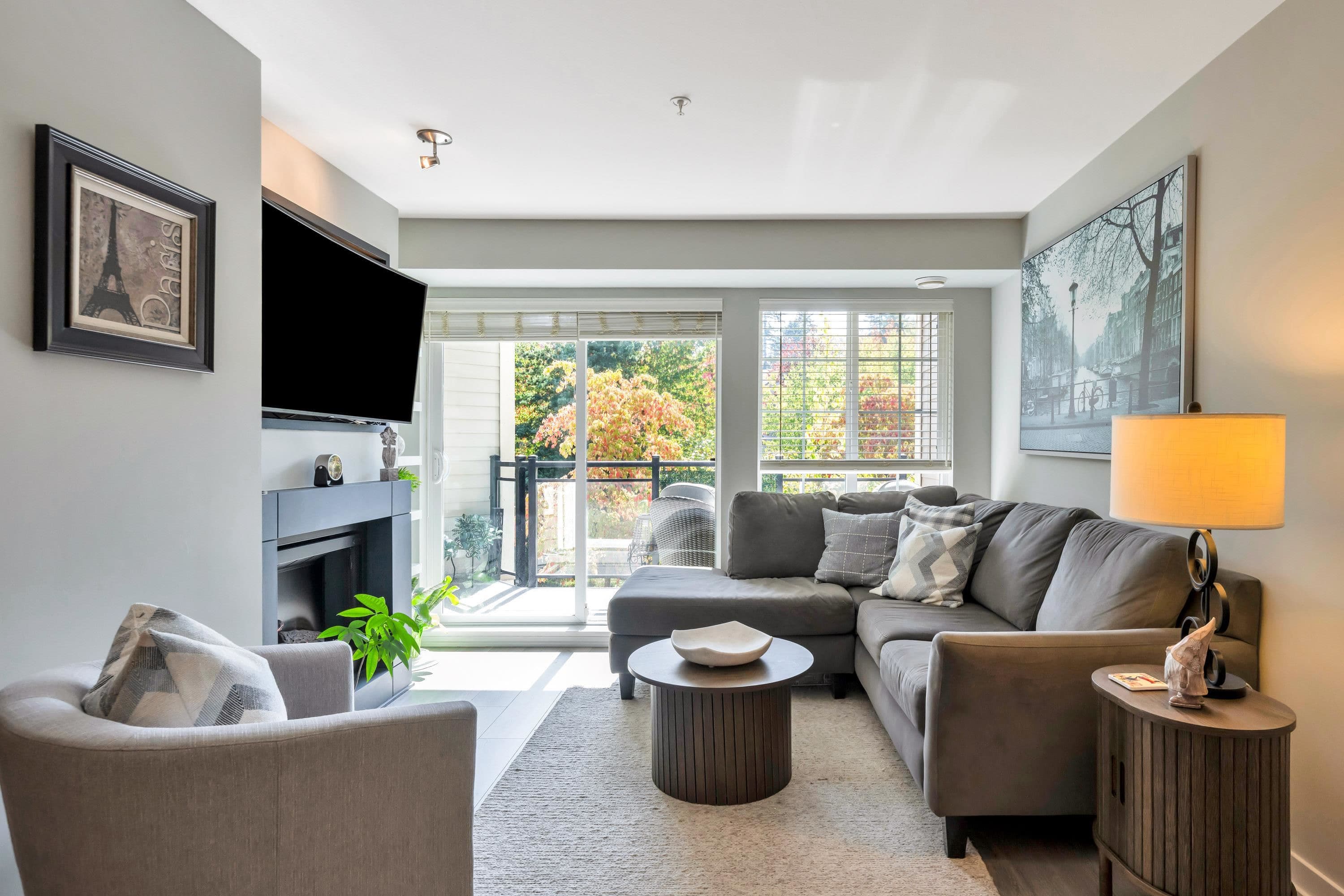 207 - 2950 King George Boulevard, Surrey, V4P 0E5 — photo 5
