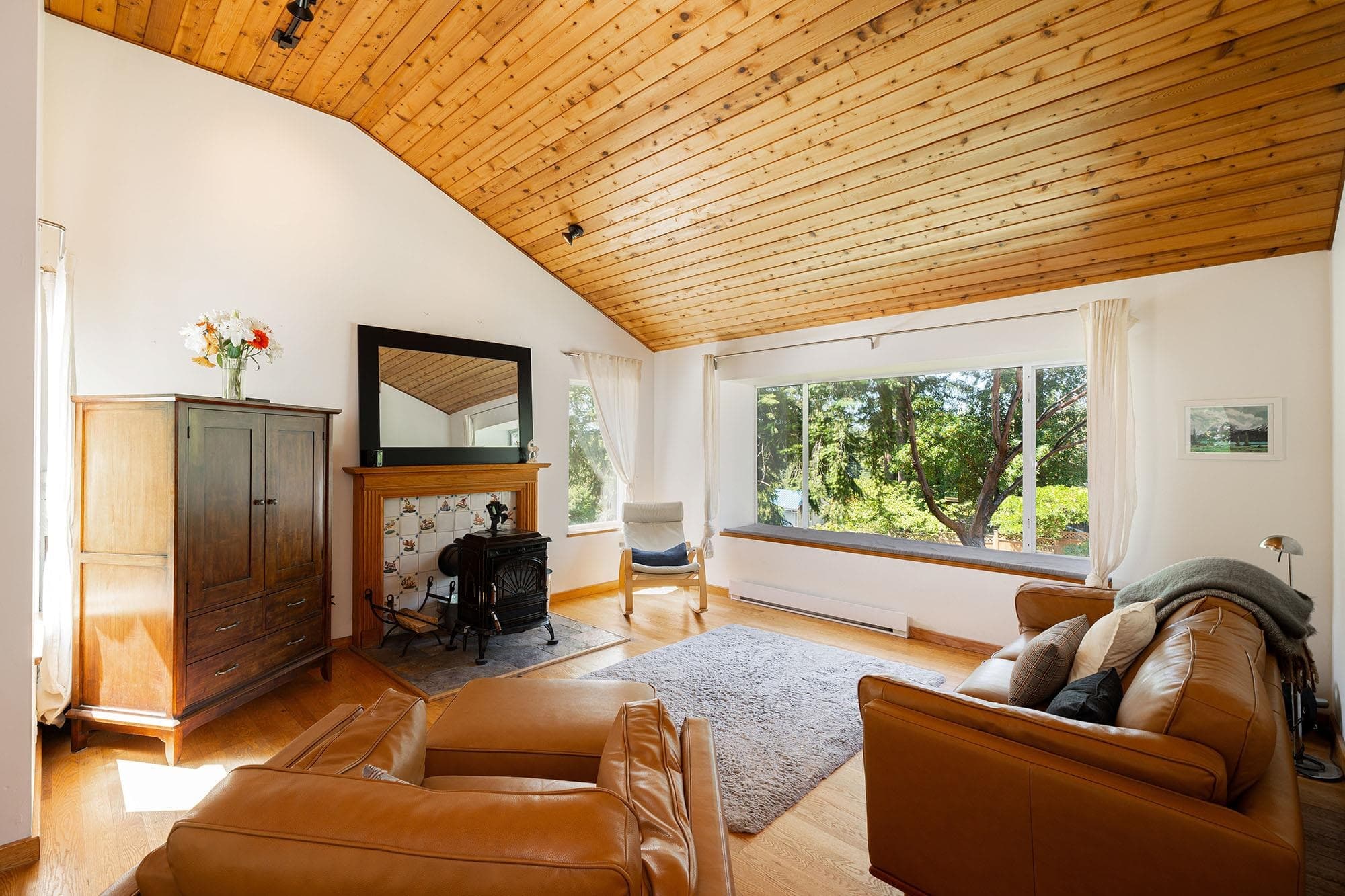 1529 Whitesails Drive, Bowen Island, V0N 1G2 — photo 1
