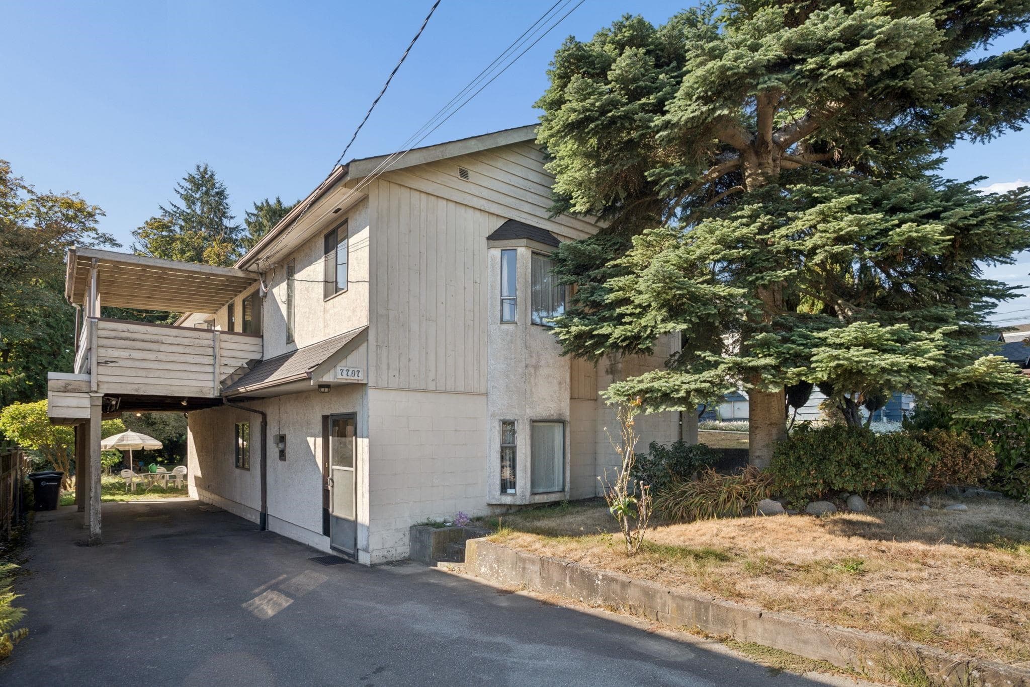 7707 Mcgregor Avenue, Burnaby, V5J 4H4 — photo 1