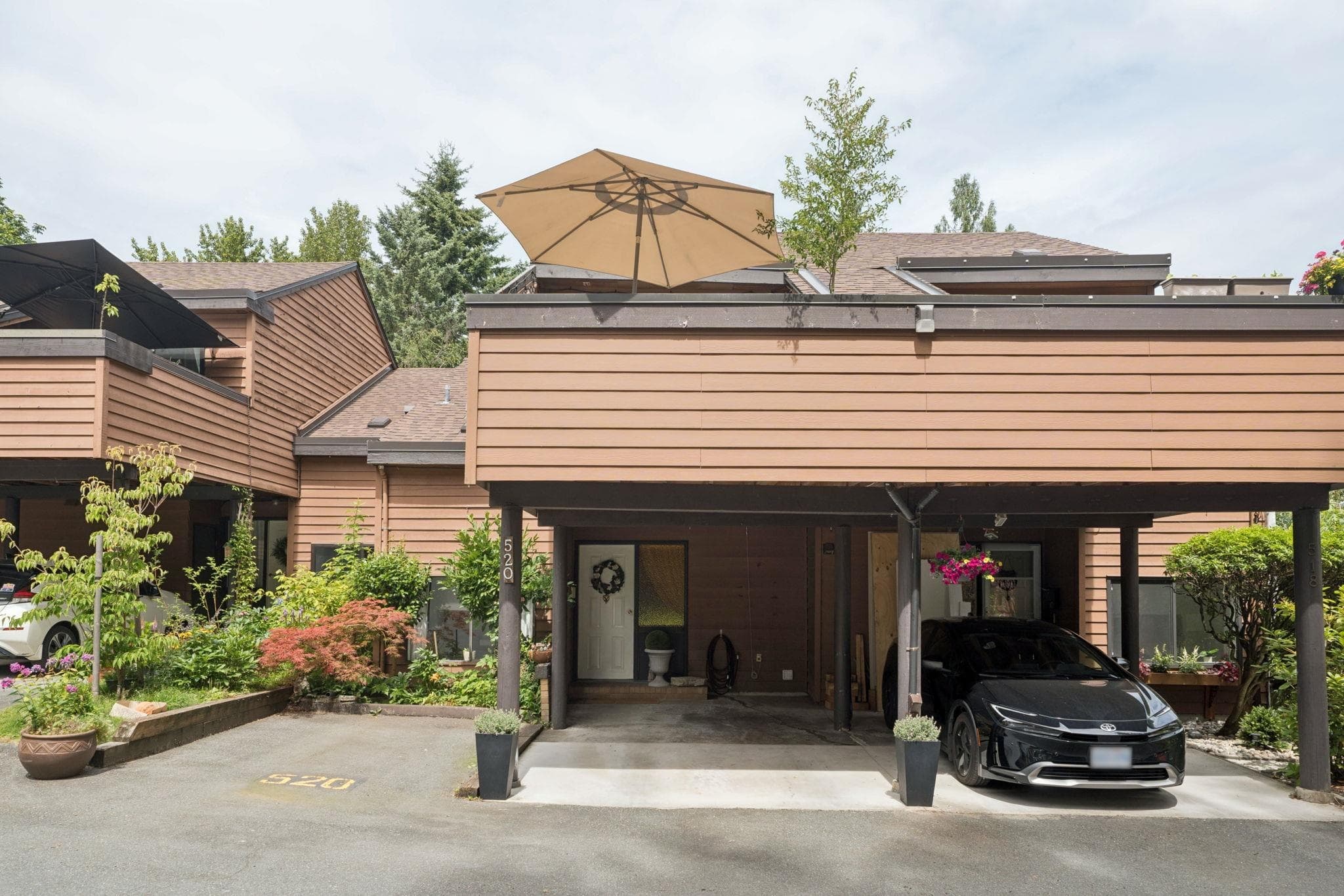 520 Cardiff Way, Port Moody, V3H 3T3 — photo 1