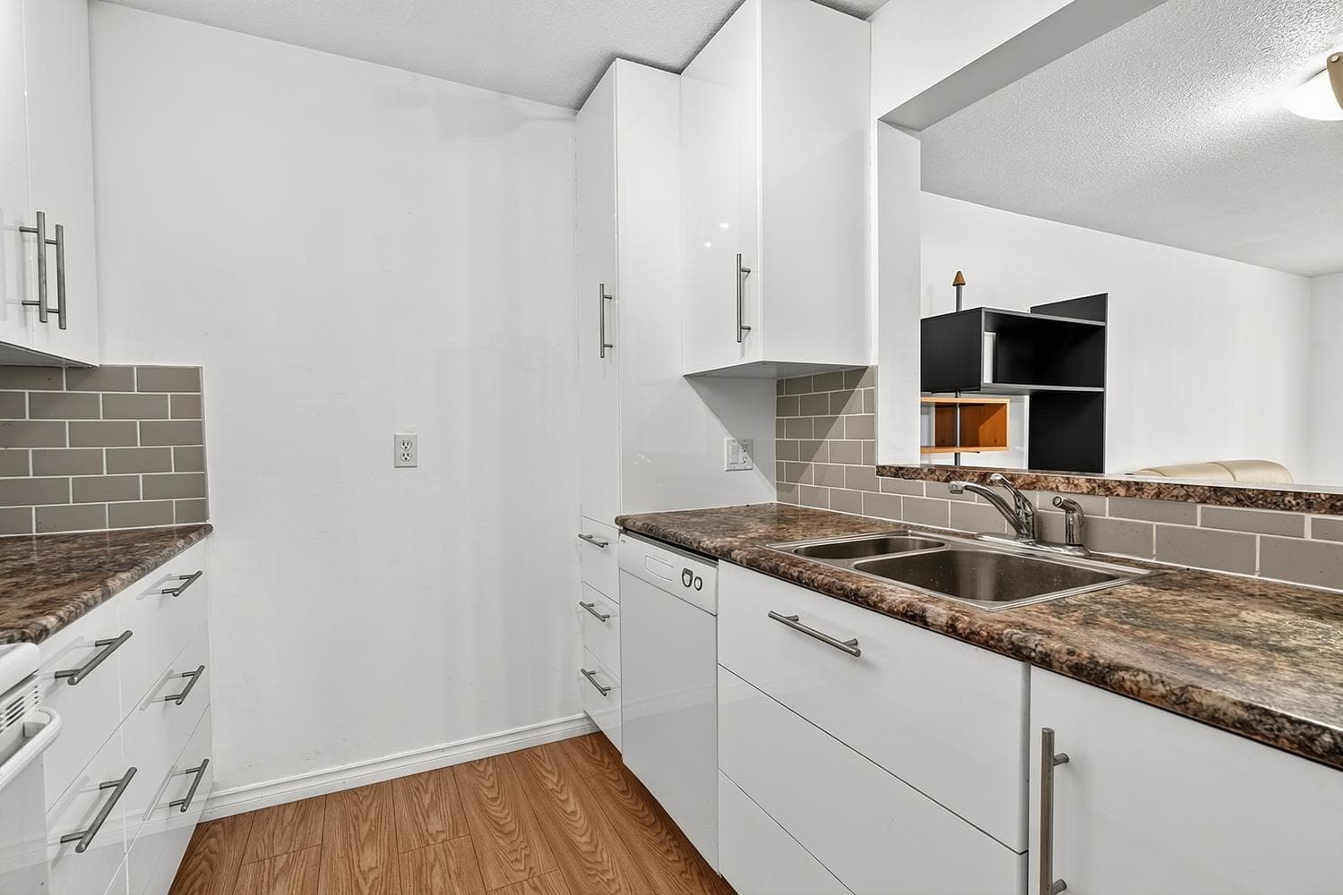 308 - 55 Blackberry Drive, New Westminster, V3L 5S7 — photo 4