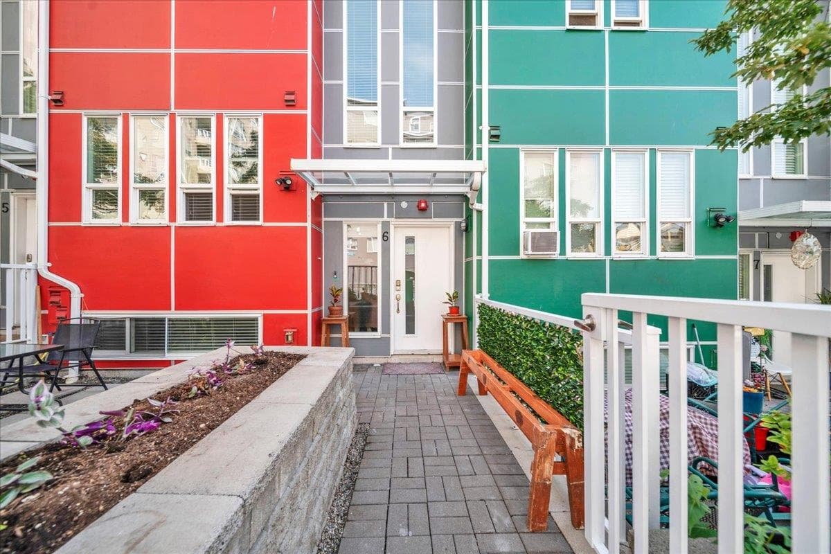 6 - 1209 Fourth Avenue, New Westminster, V3M 1T8 — photo 1