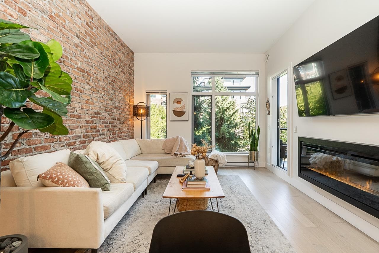 208 - 262 Salter Street, New Westminster, V3M 0J6 — photo 1