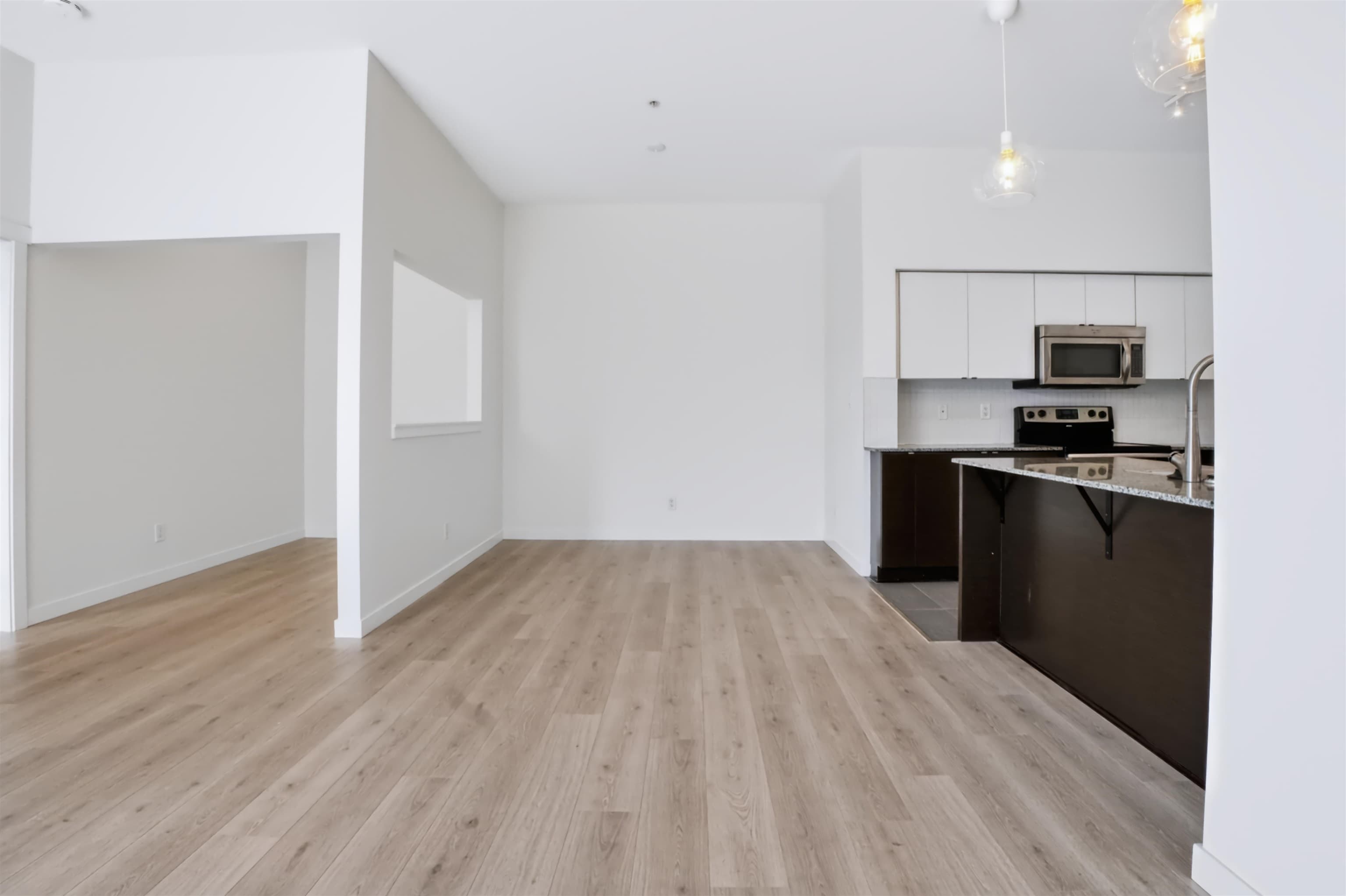 523 - 13733 107a Avenue, Surrey, V3T 0B7 — photo 5