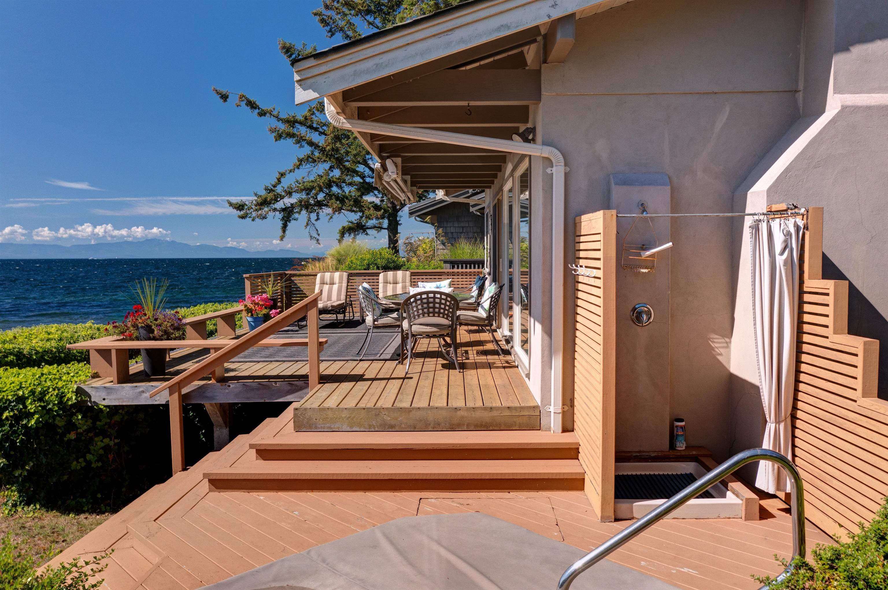 6577 Sunshine Coast Highway, Sechelt, V7Z 0T1 — photo 2