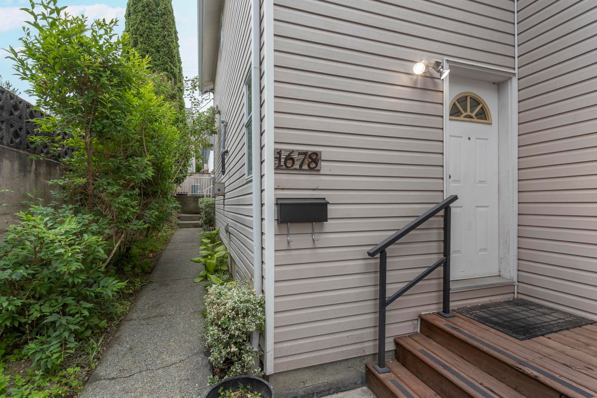 1678 E 13th Avenue, Vancouver, V5N 2B8 — photo 1