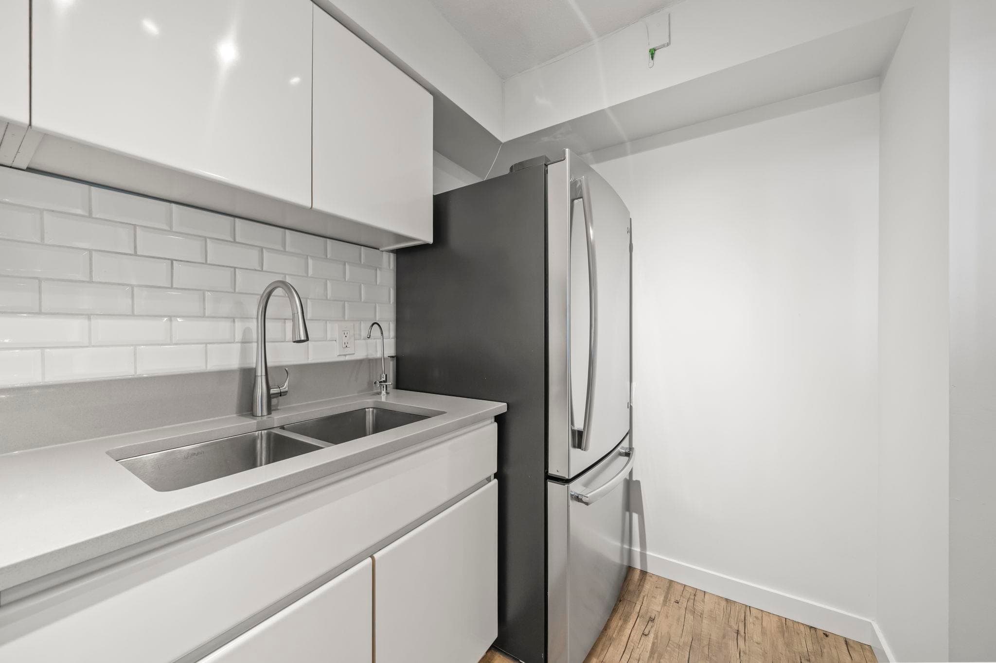 1504 - 3771 Bartlett Court, Burnaby, V3J 7G8 — photo 5