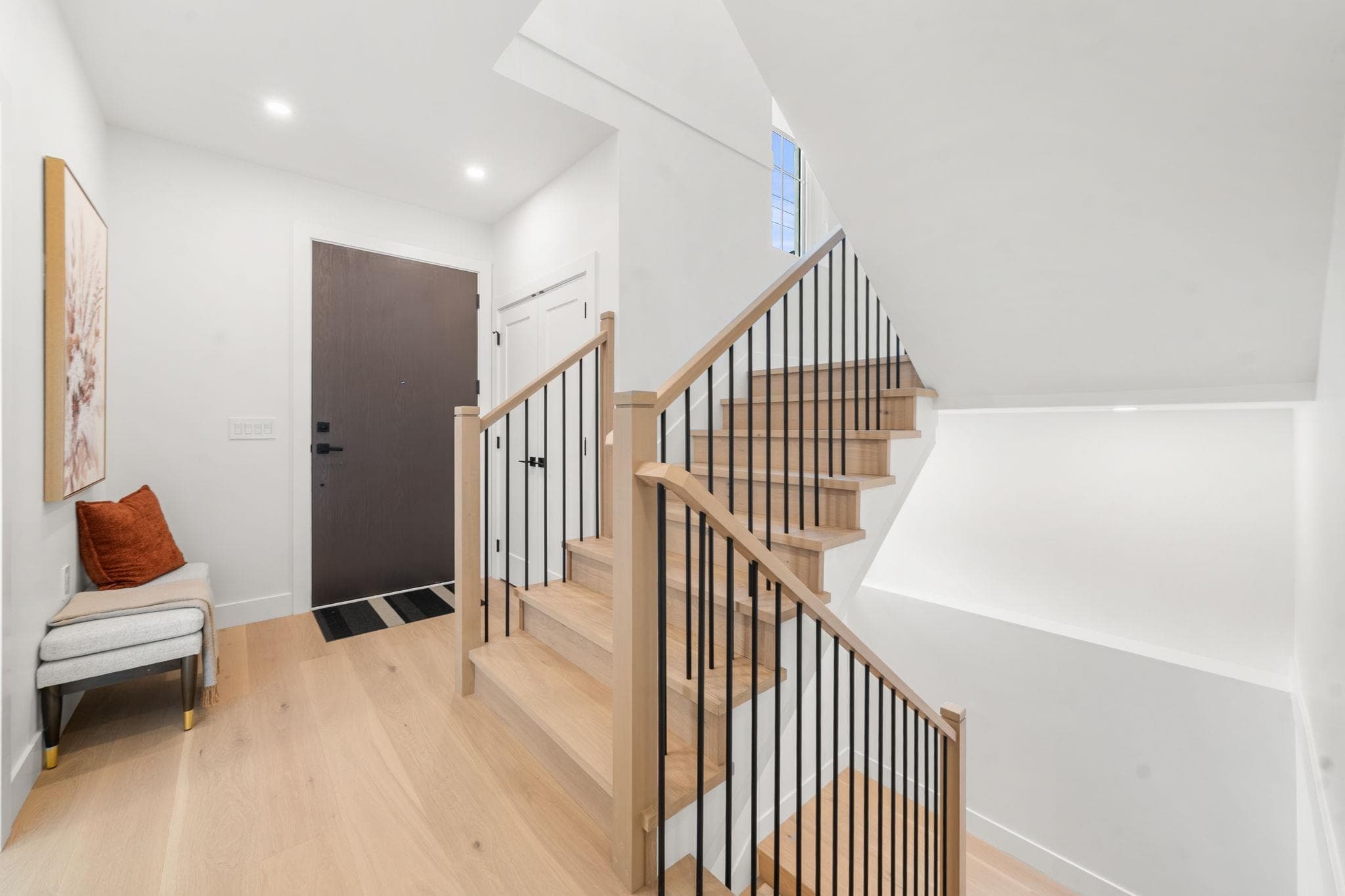 1350 Ross Road, North Vancouver, V7J 1V2 — photo 3