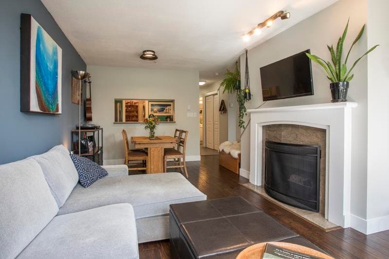 211 - 8460 Jellicoe Street, Vancouver