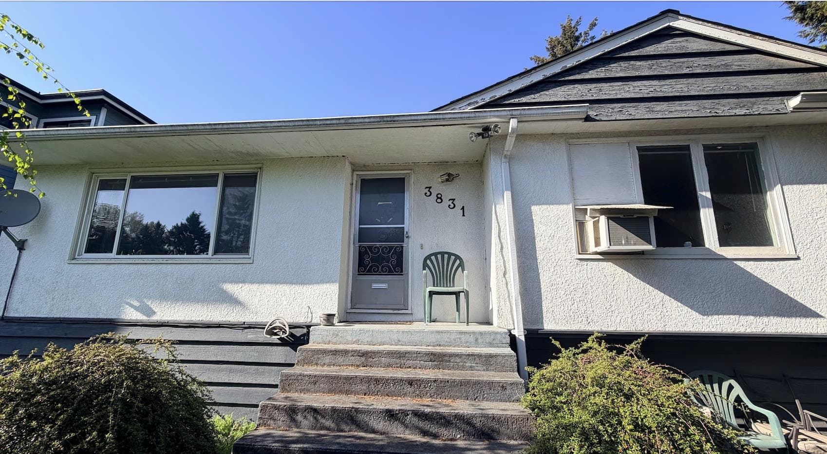 3831 Marine Drive, Burnaby, V5J 3E3 — photo 2