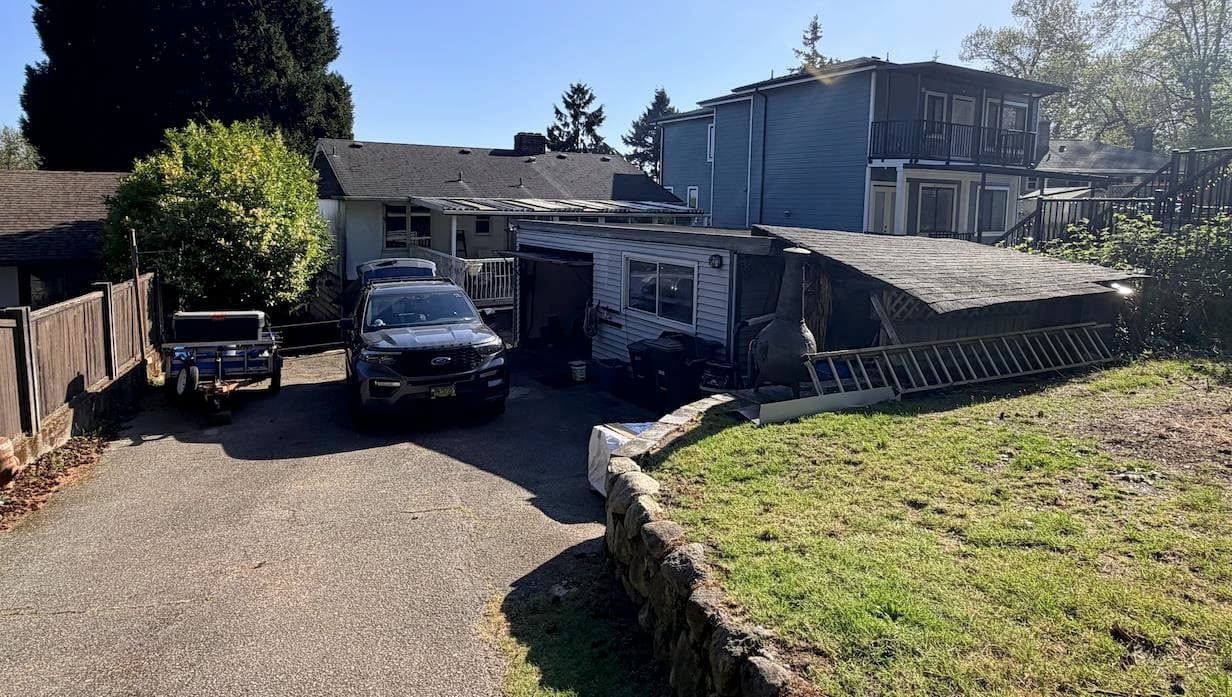 3831 Marine Drive, Burnaby, V5J 3E3 — photo 3