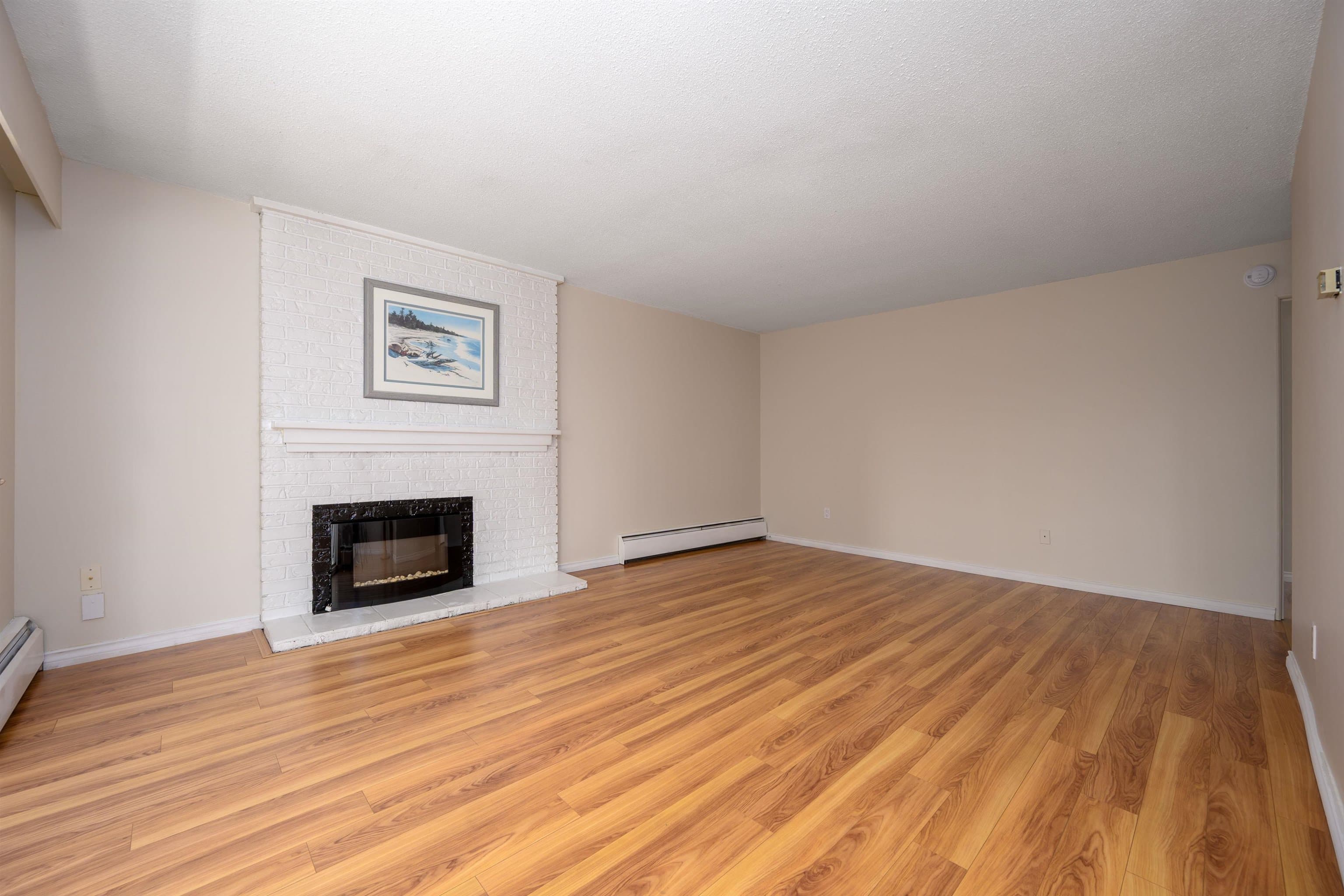 302 - 1345 Chesterfield Avenue, North Vancouver, V7M 2N1 — photo 5
