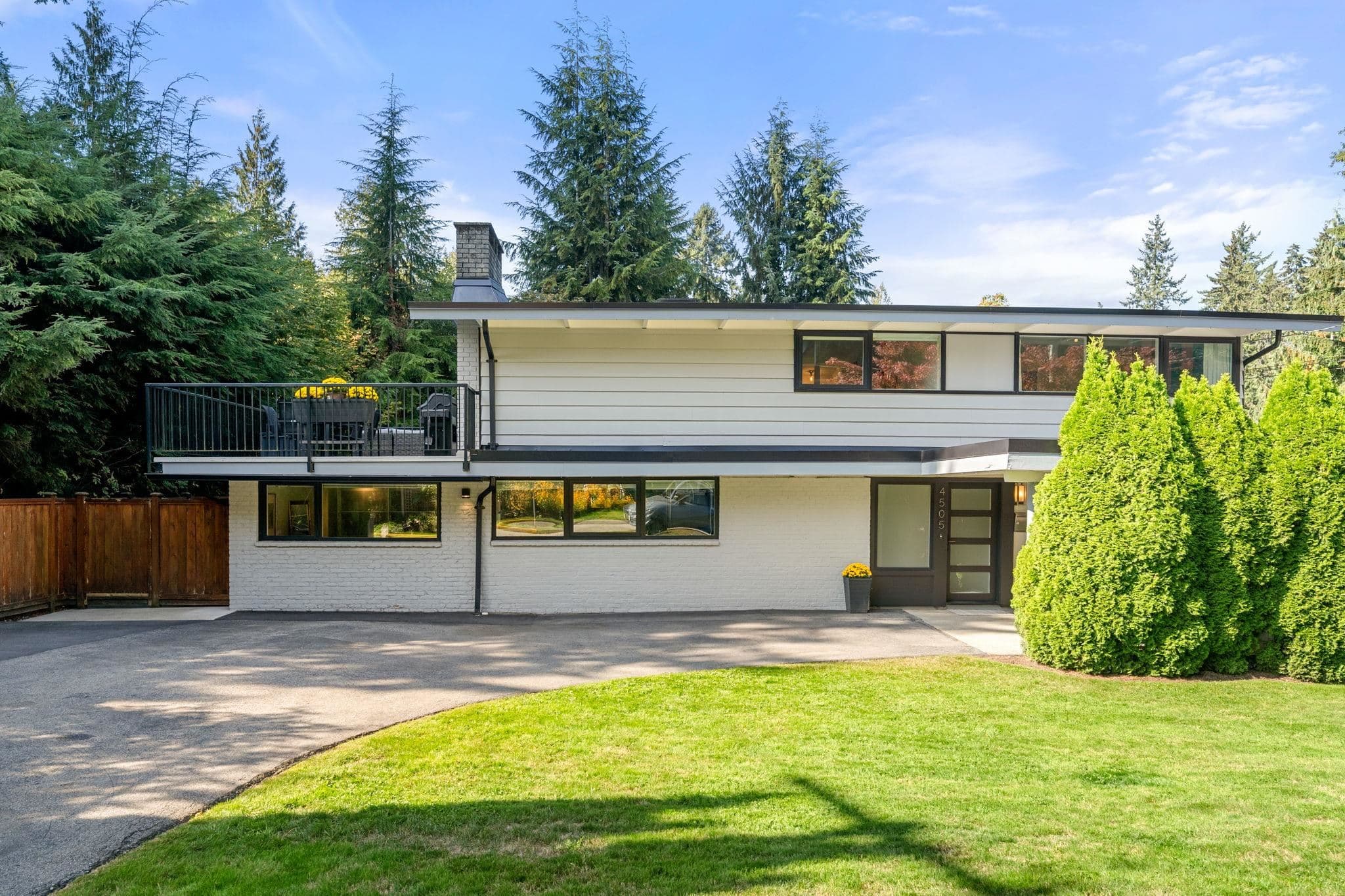 4505 Lions Avenue, North Vancouver, V7R 3S7 — photo 1