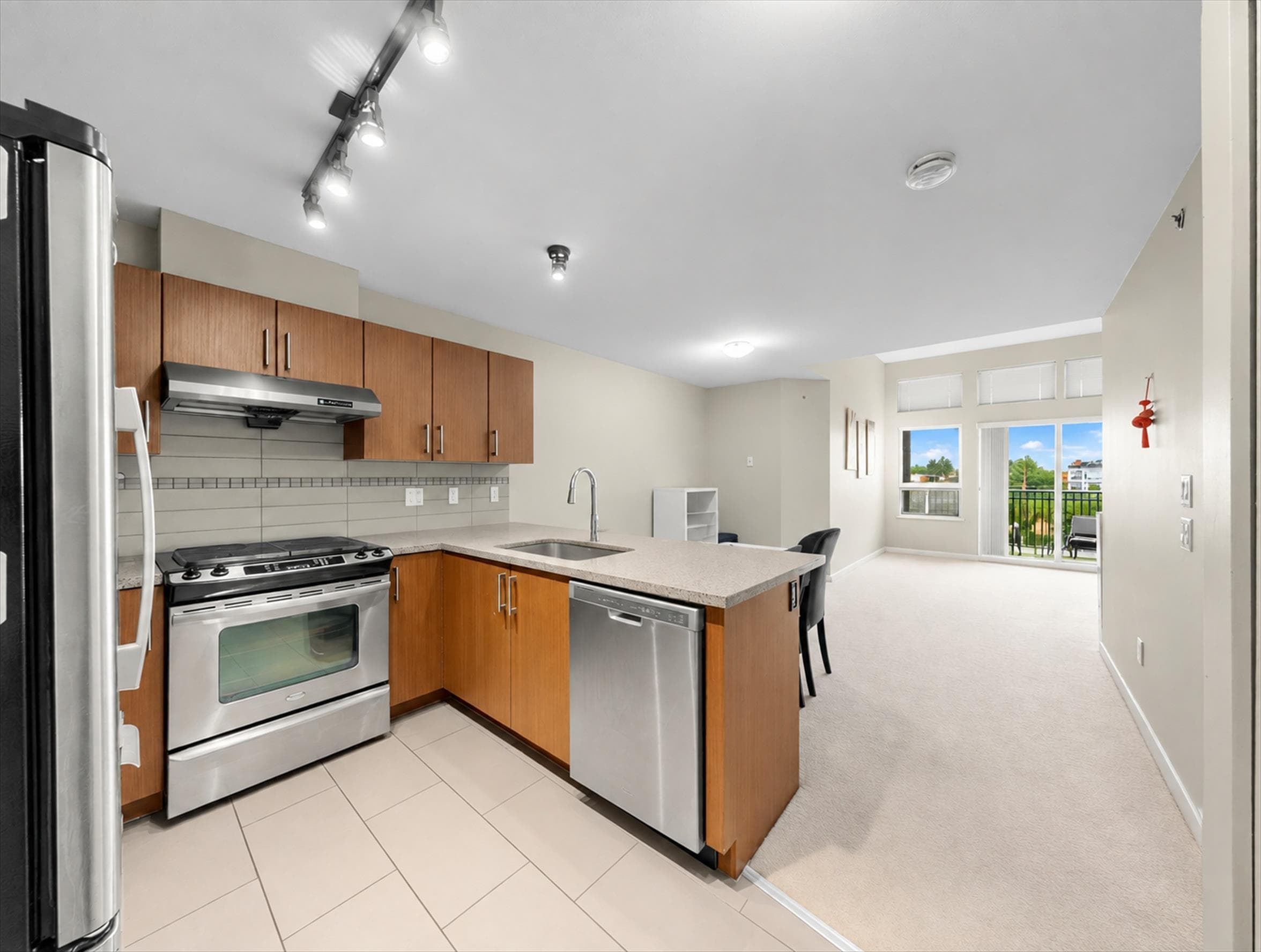 422 - 6828 Eckersley Road, Richmond