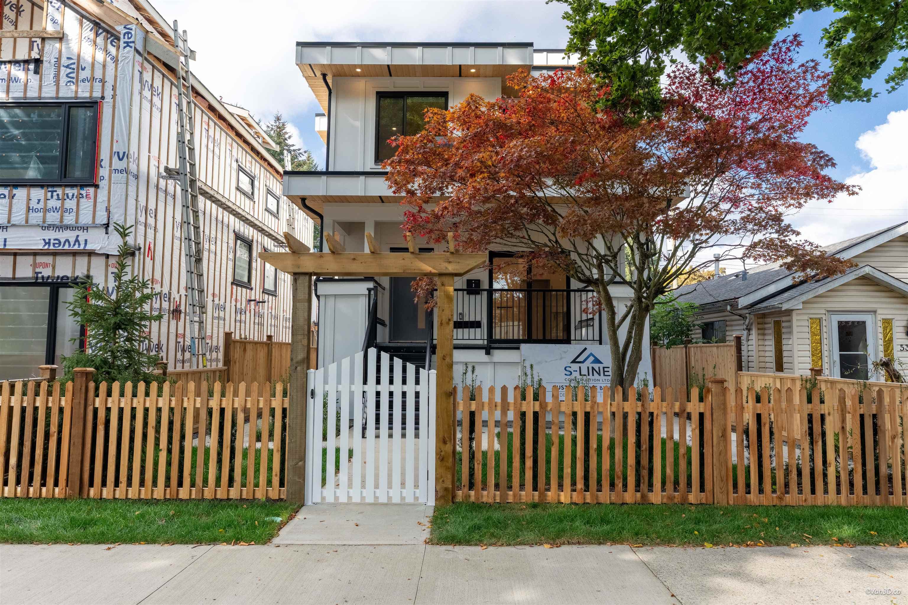 1 - 5385 Earles Street, Vancouver
