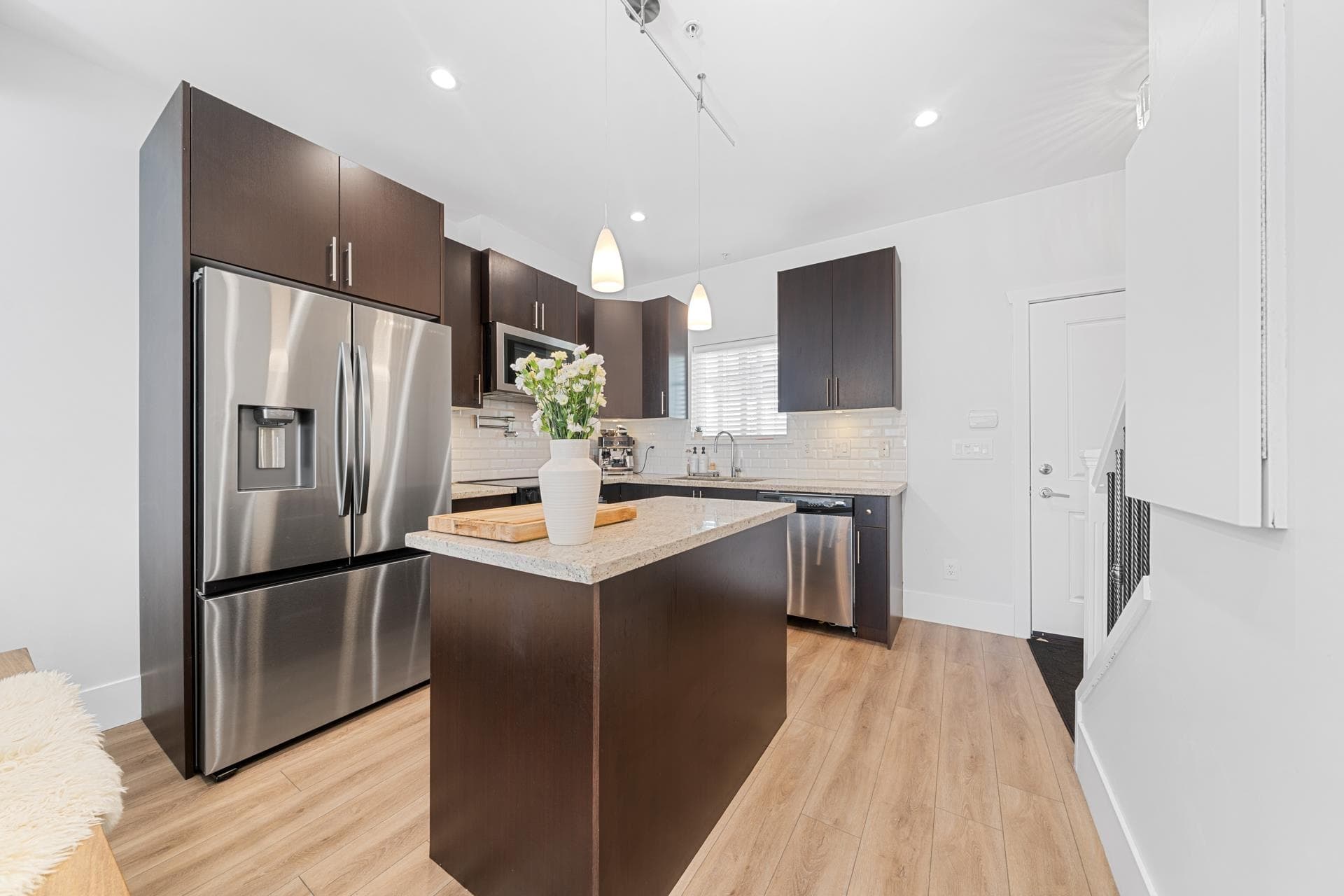 223 - 368 Ellesmere Avenue, Burnaby, V5B 3S9 — photo 4