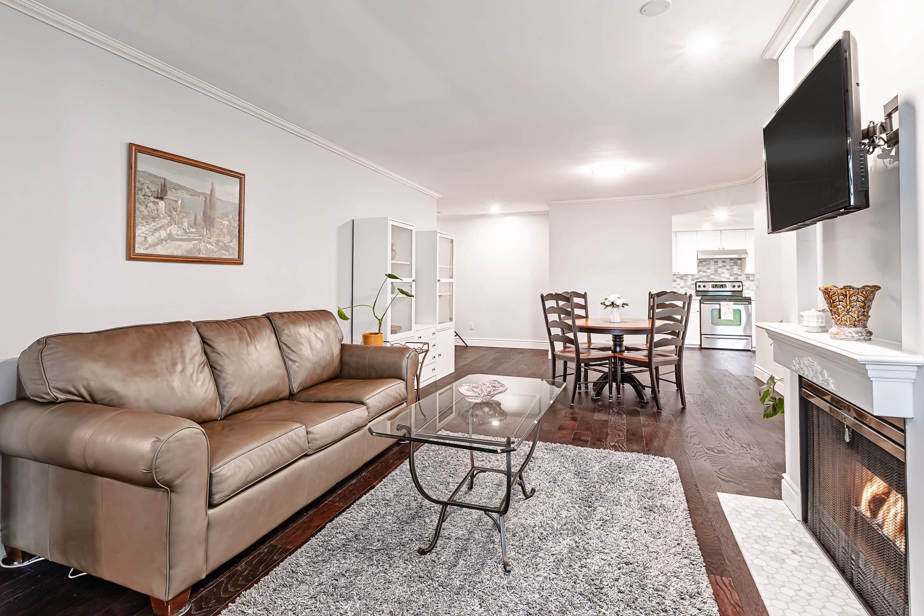 305 - 2925 Glen Drive, Coquitlam, V3B 7H9 — photo 4