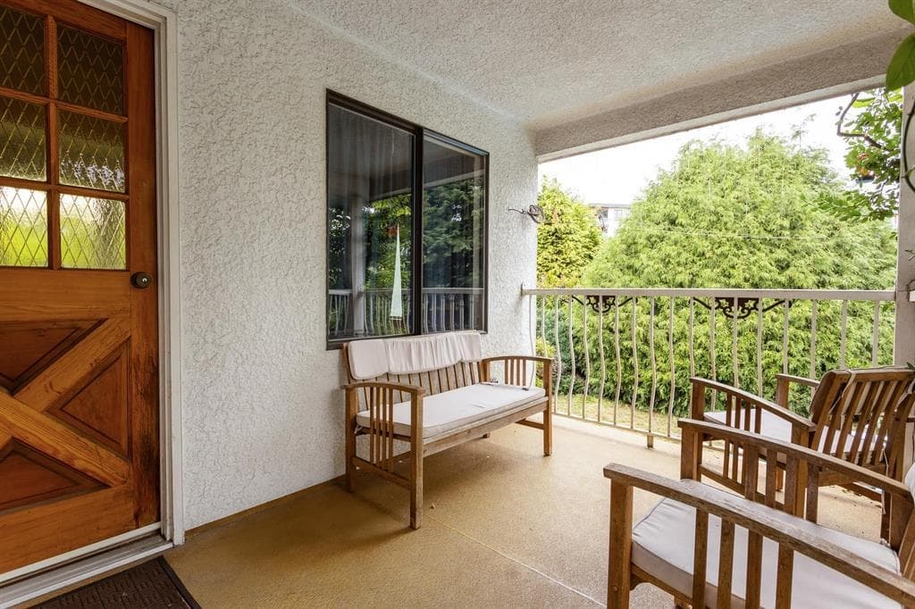711 N Morrison Avenue, Coquitlam, V3J 4H6 — photo 3