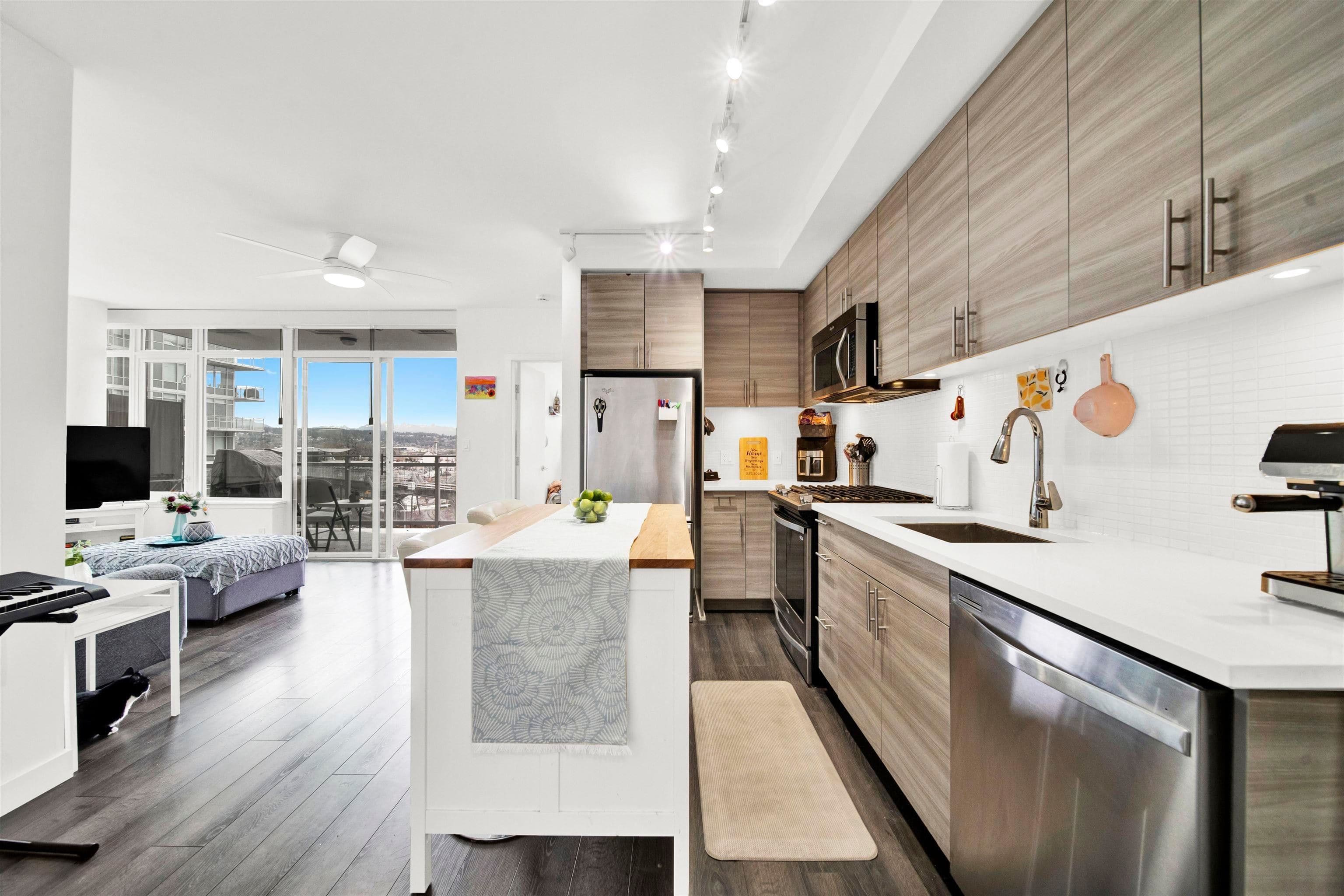 307 - 200 NW Nelson's Crescent Crescent, New Westminster, V3L 0H4 — photo 3