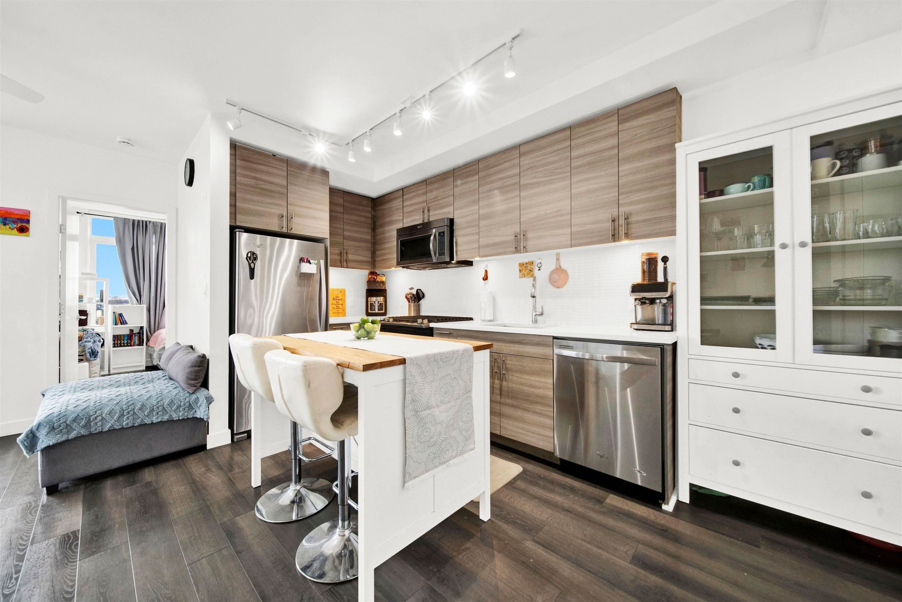 307 - 200 NW Nelson's Crescent Crescent, New Westminster, V3L 0H4 — photo 4