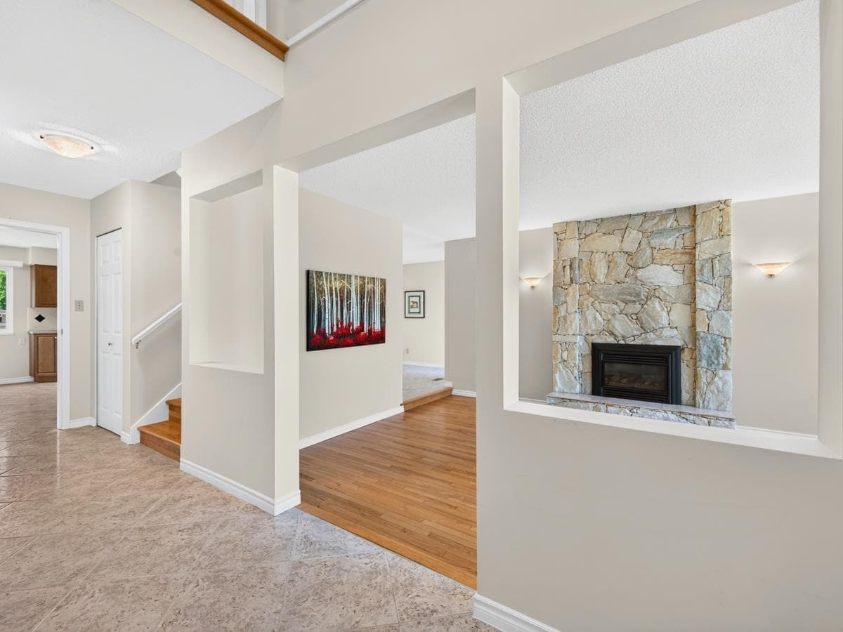 8251 Coldfall Court, Richmond, V7C 4X3 — photo 4