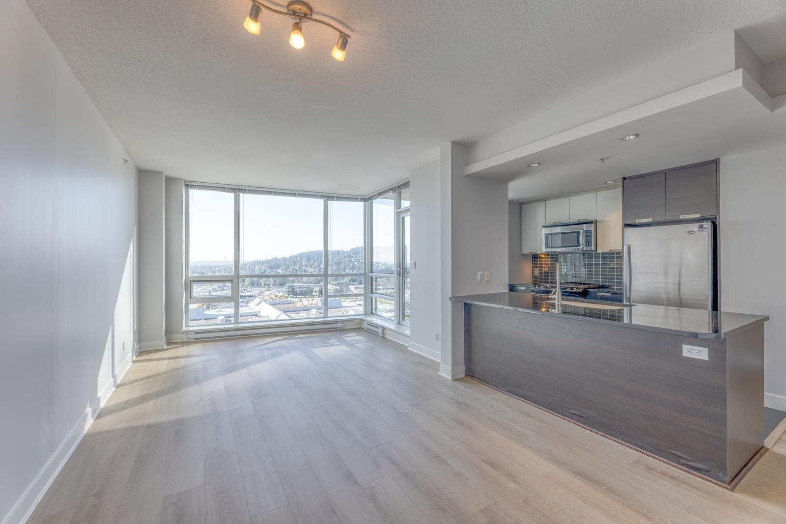 2501 - 2968 Glen Drive, Coquitlam, V3B 0C4 — photo 2