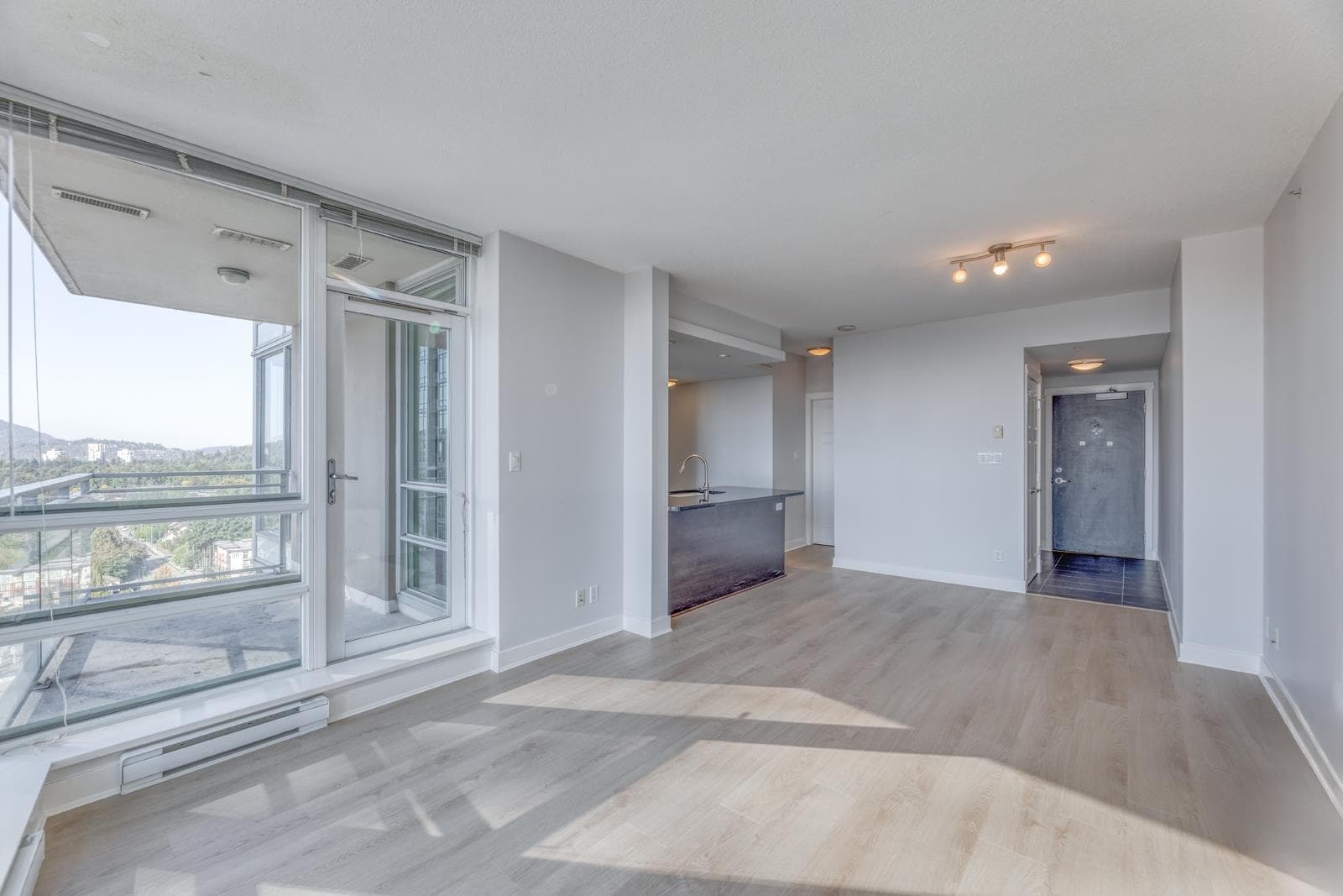 2501 - 2968 Glen Drive, Coquitlam, V3B 0C4 — photo 4
