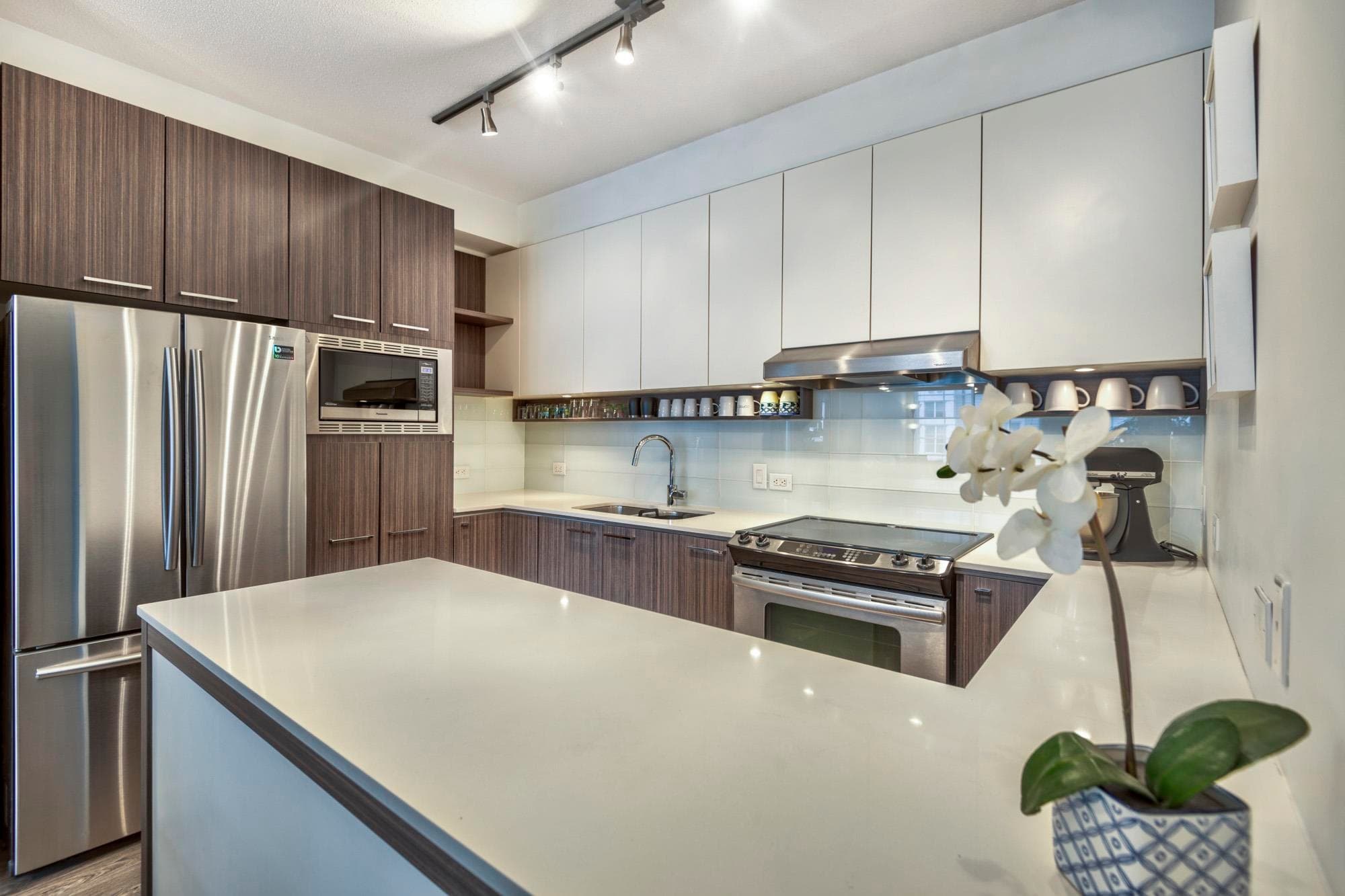 309 - 545 Foster Avenue, Coquitlam, V3J 0B3 — photo 2