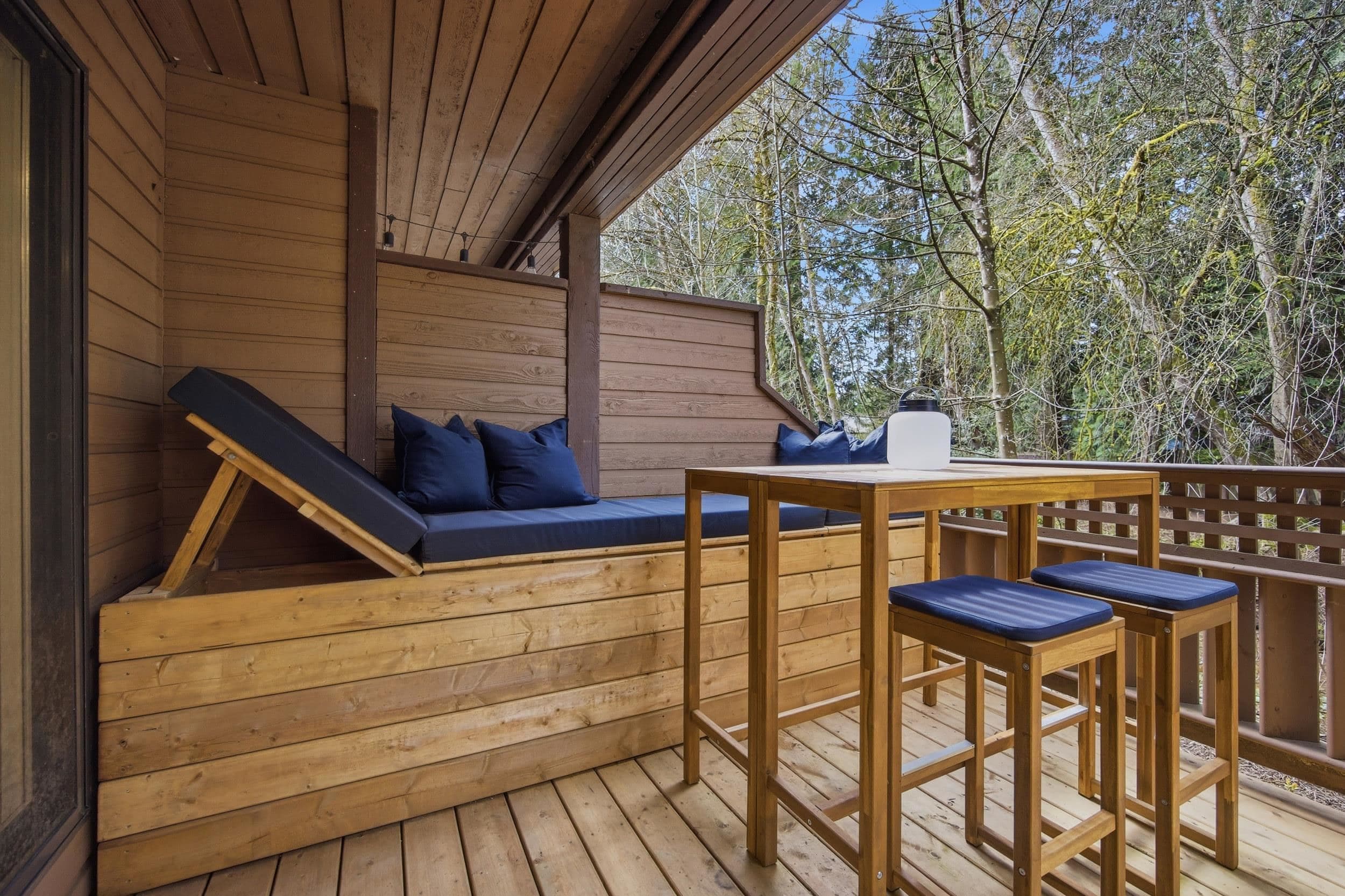 3321 Mountain Highway, North Vancouver, V7K 2H4 — photo 1