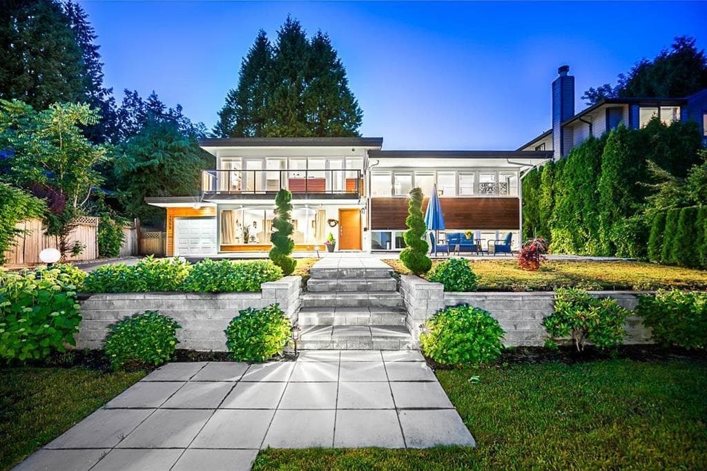 1555 Lawson Avenue, West Vancouver, V7V 2C8 — photo 1