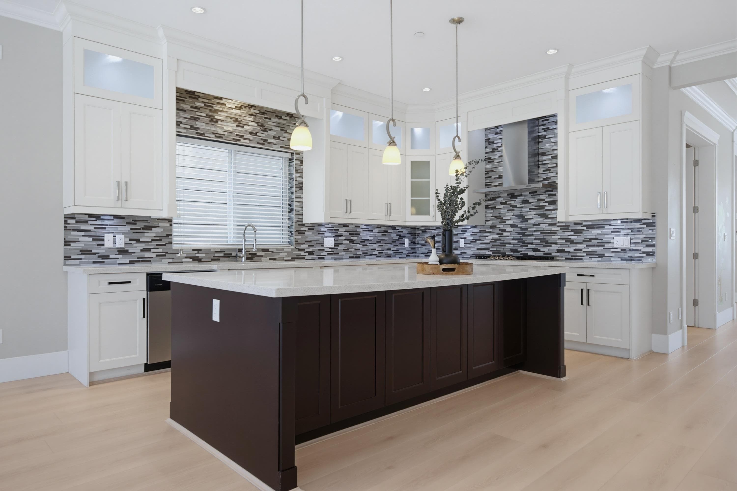 3 - 1426 Finlay Street, White Rock, V4B 4L5 — photo 1