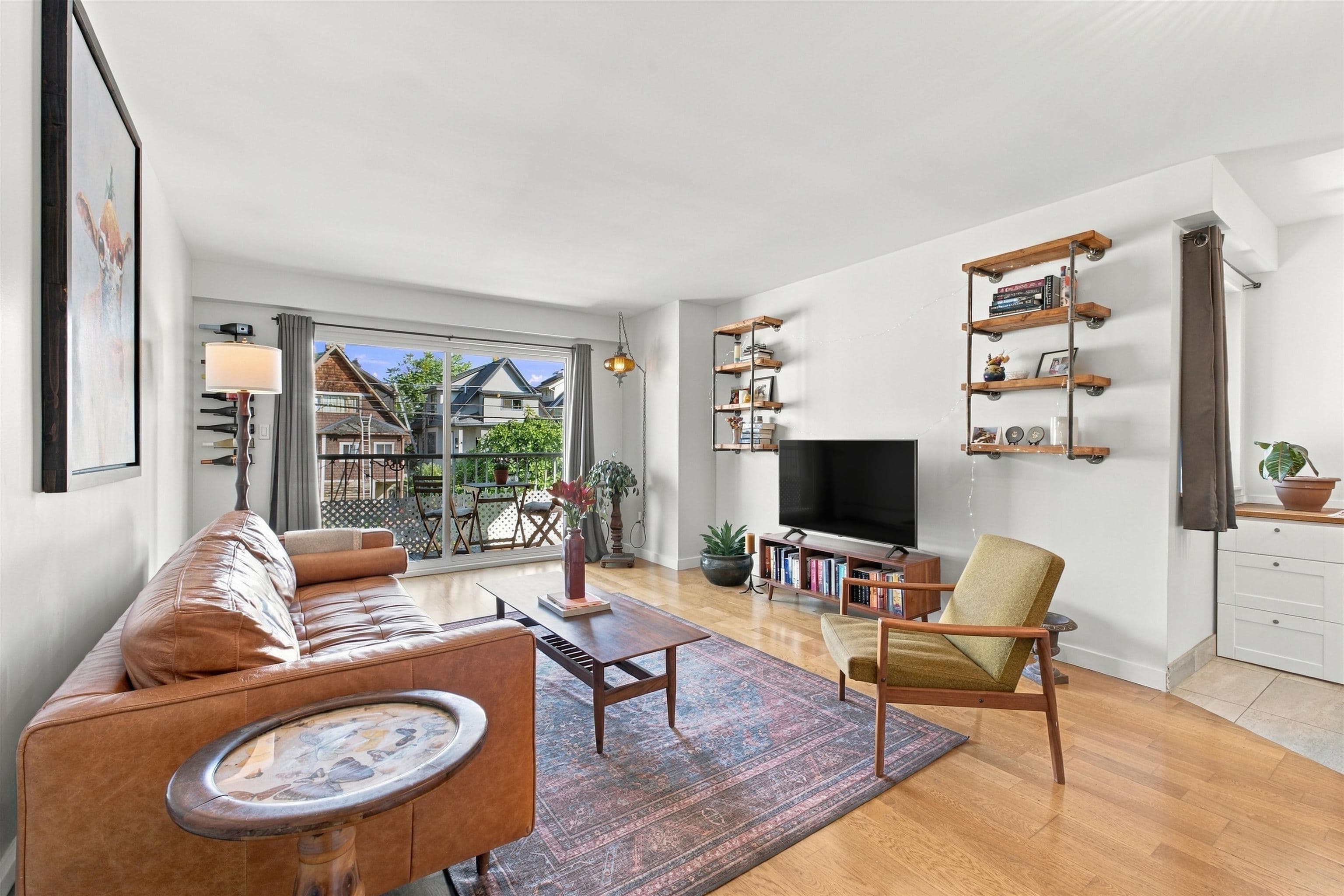 304 - 1611 E 3rd Avenue, Vancouver