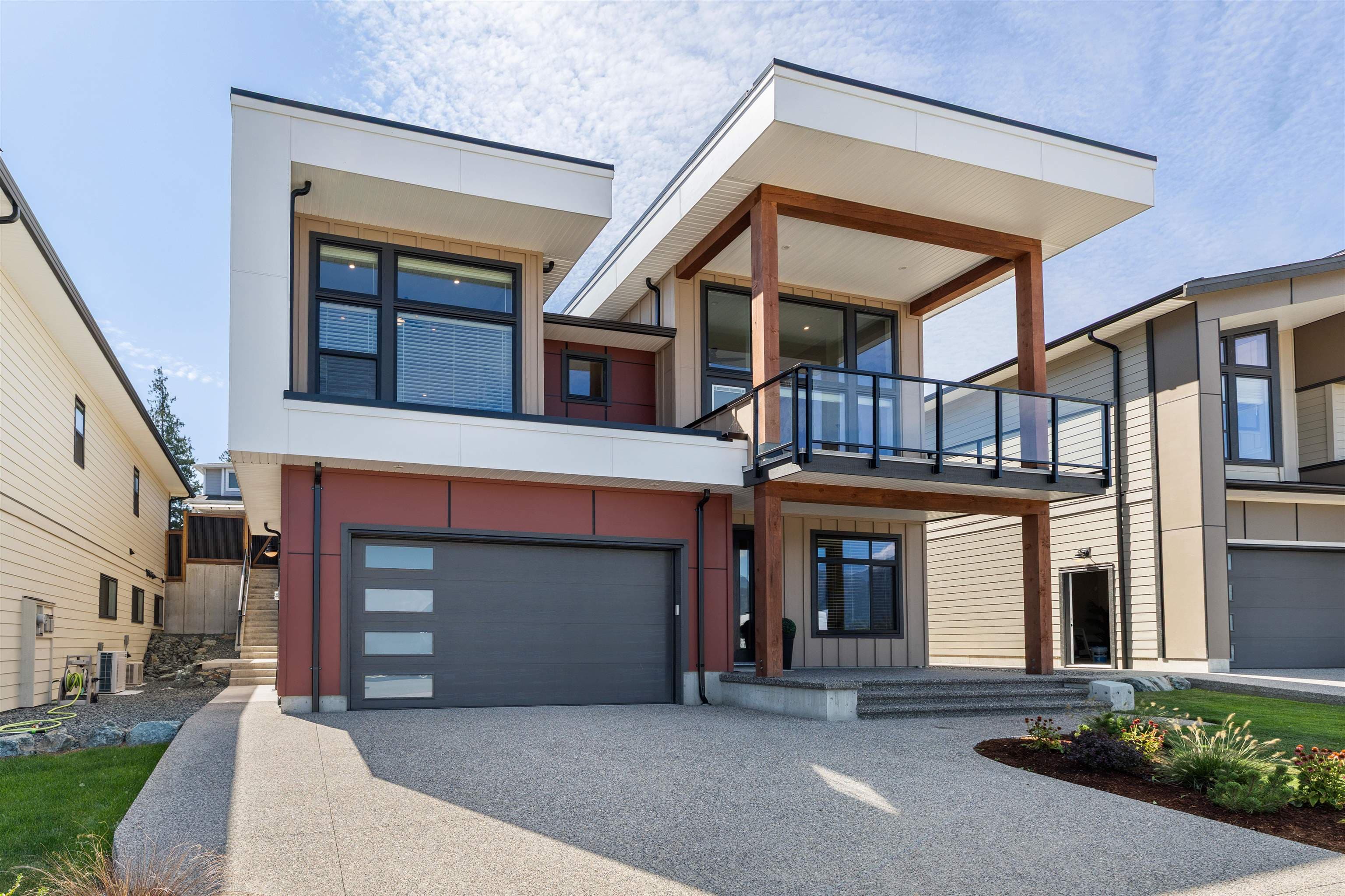 47262 Valerie Place, Chilliwack, V2P 7W9 — photo 1
