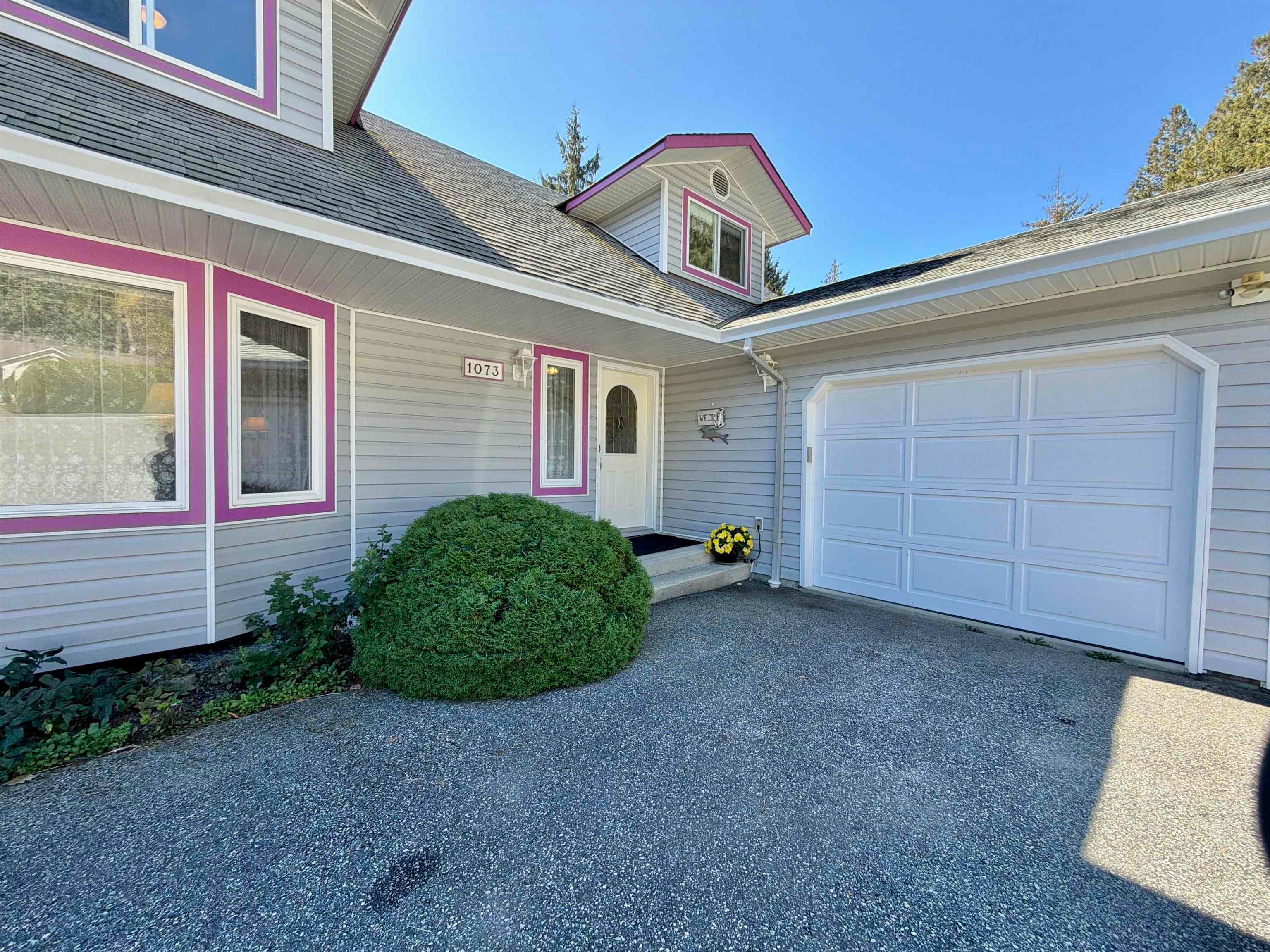 1073 Grandview Road, Gibsons, V0N 1V3 — photo 2