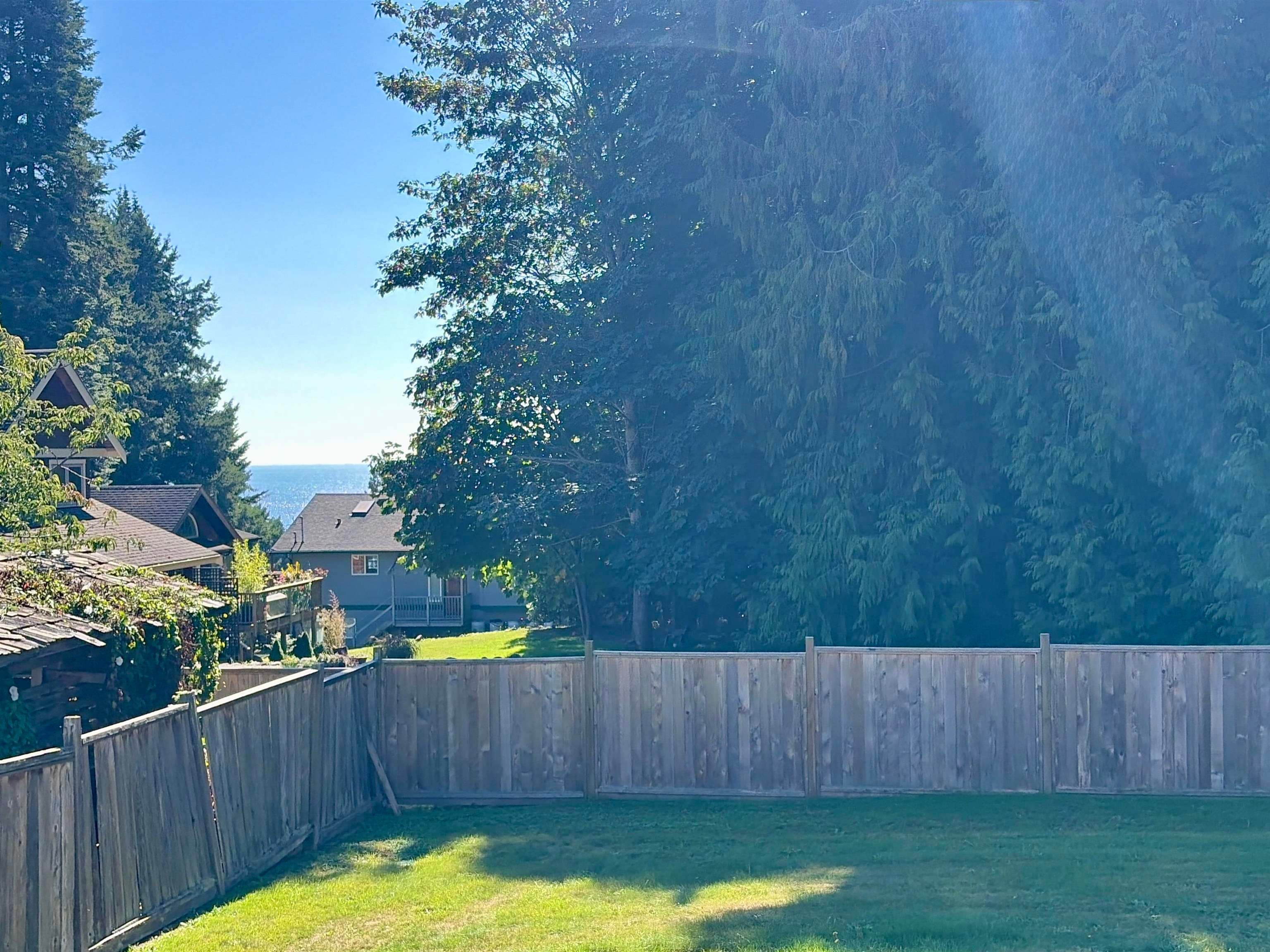 1073 Grandview Road, Gibsons, V0N 1V3 — photo 5