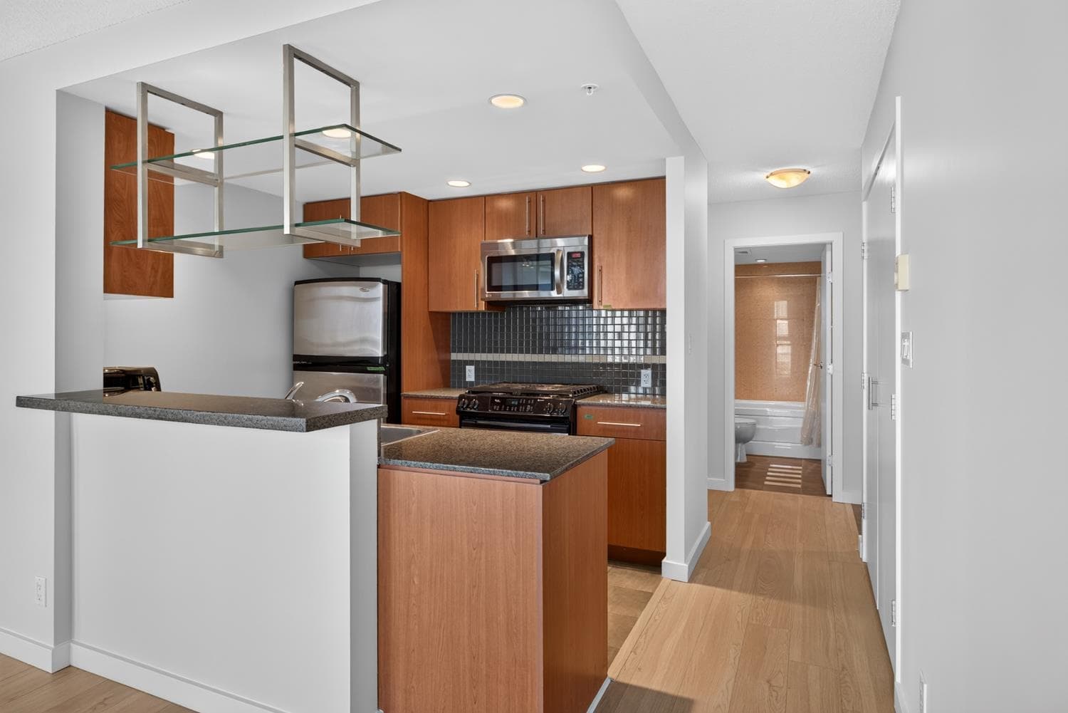 906 - 455 Beach Crescent, Vancouver, V6Z 3E5 — photo 2