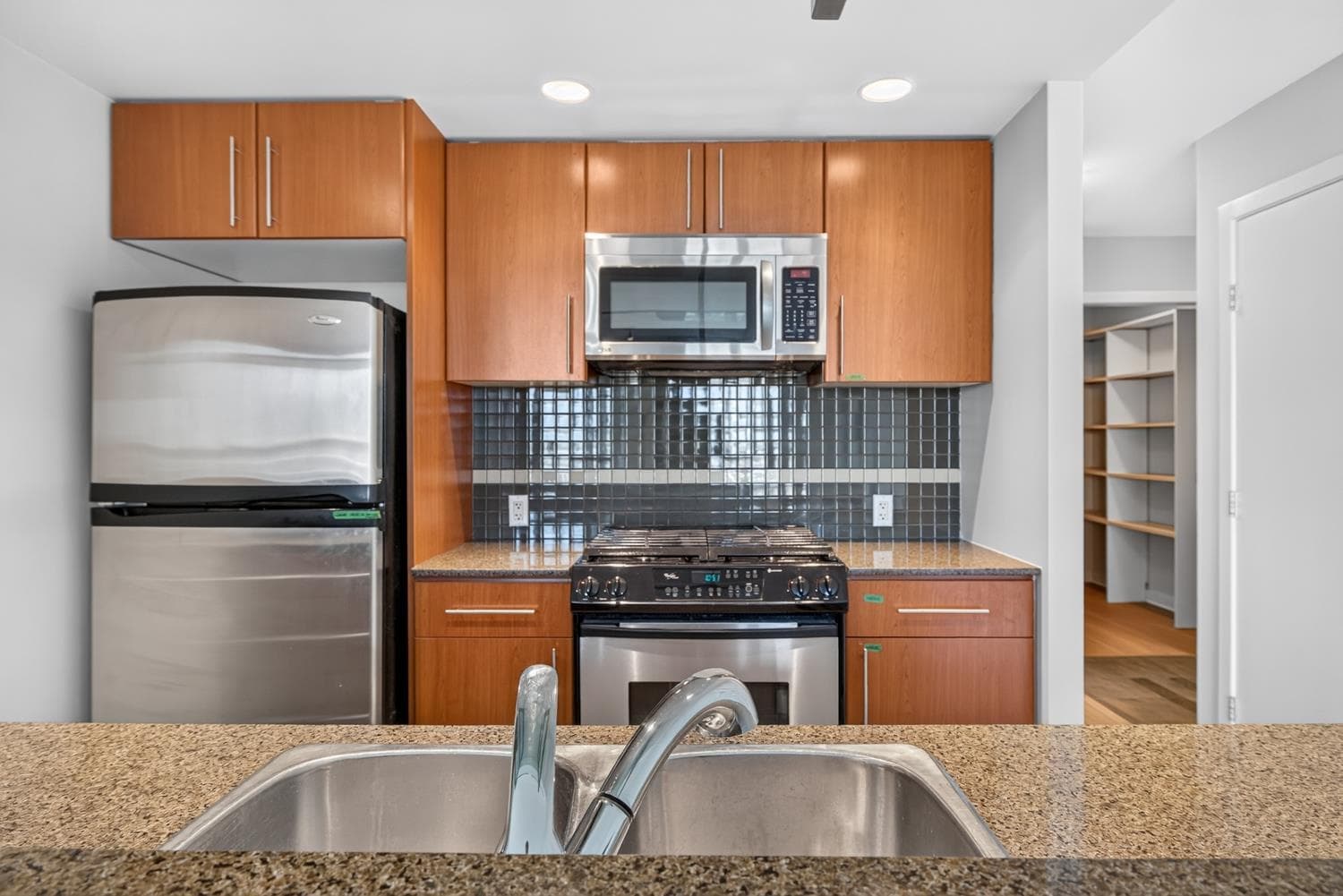 906 - 455 Beach Crescent, Vancouver, V6Z 3E5 — photo 3