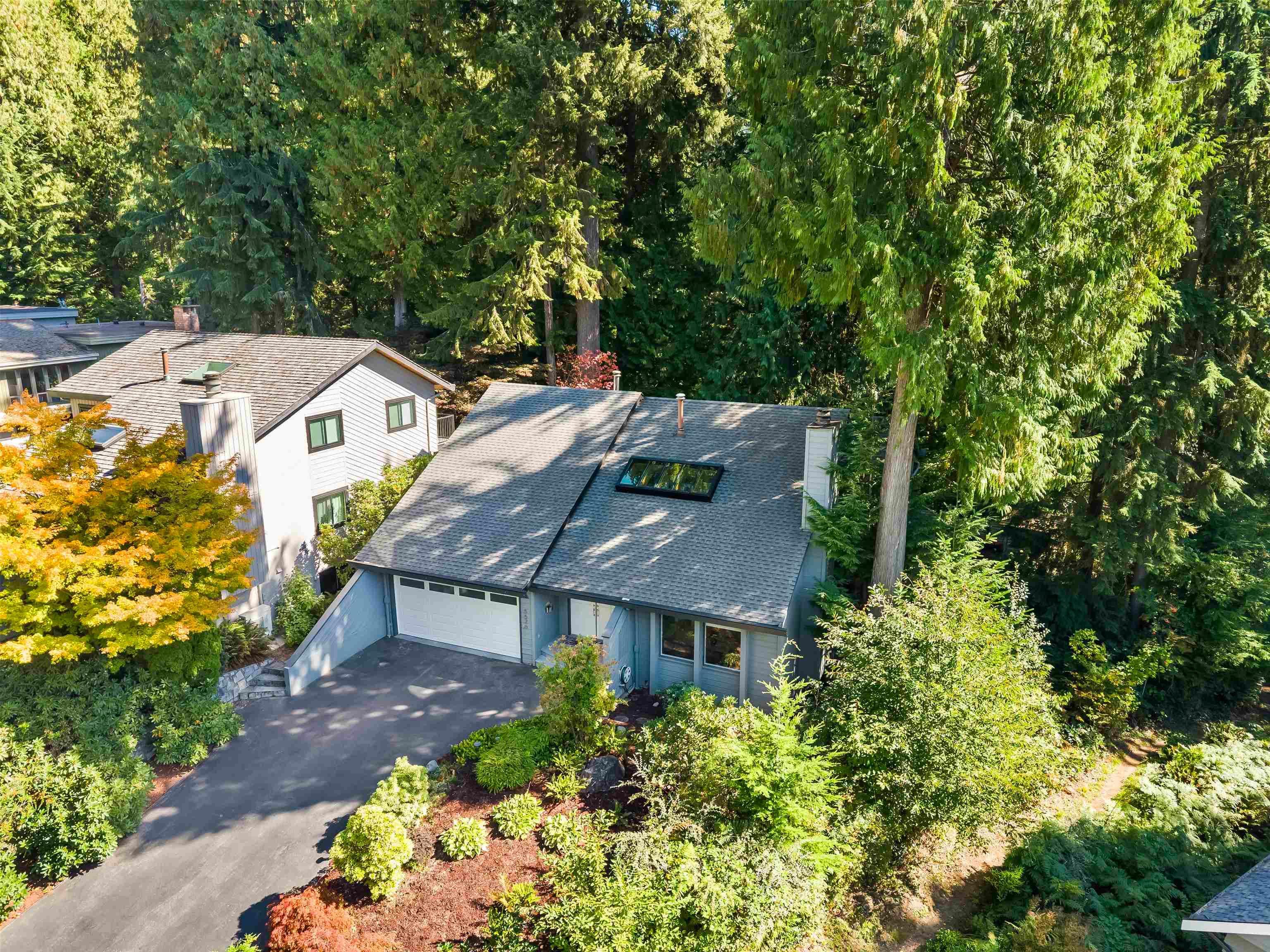 5520 Huckleberry Lane, North Vancouver, V7R 4N8 — photo 3