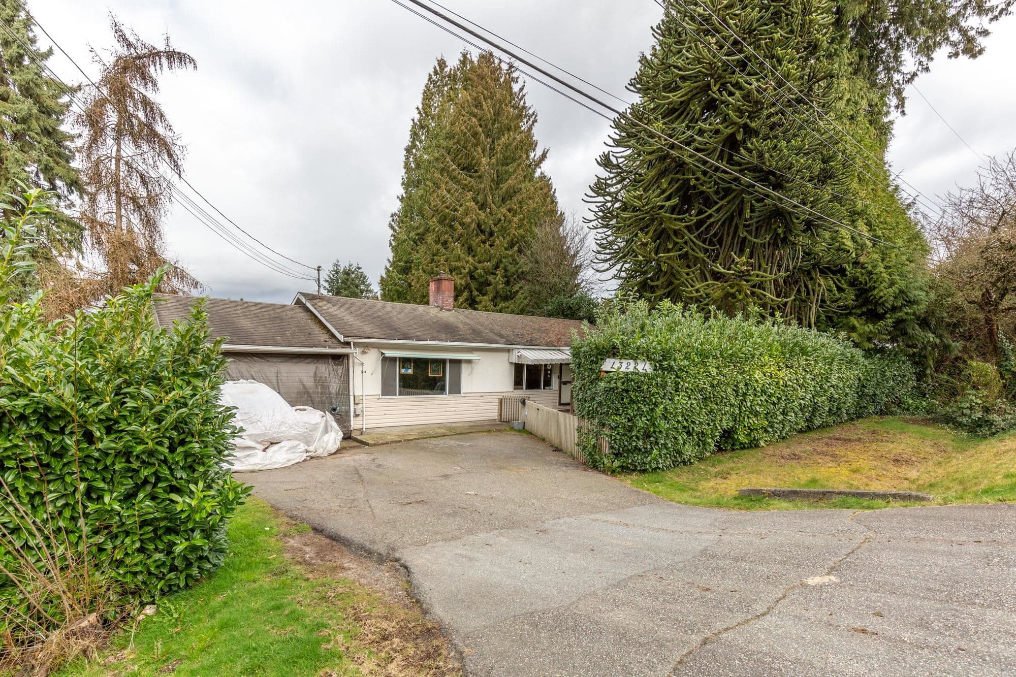 13221 112b Avenue, Surrey, V3R 2H4 — photo 3