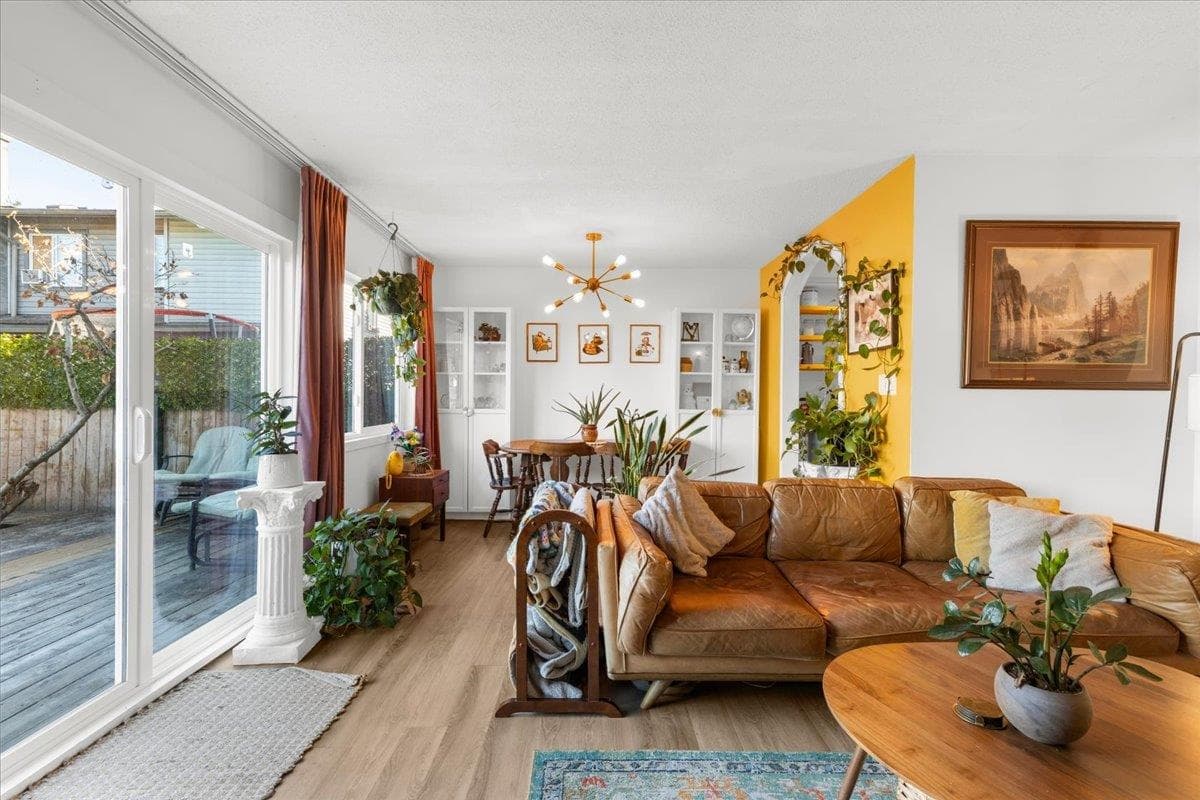13 - 46689 First Avenue, Chilliwack, V2P 1X5 — photo 1