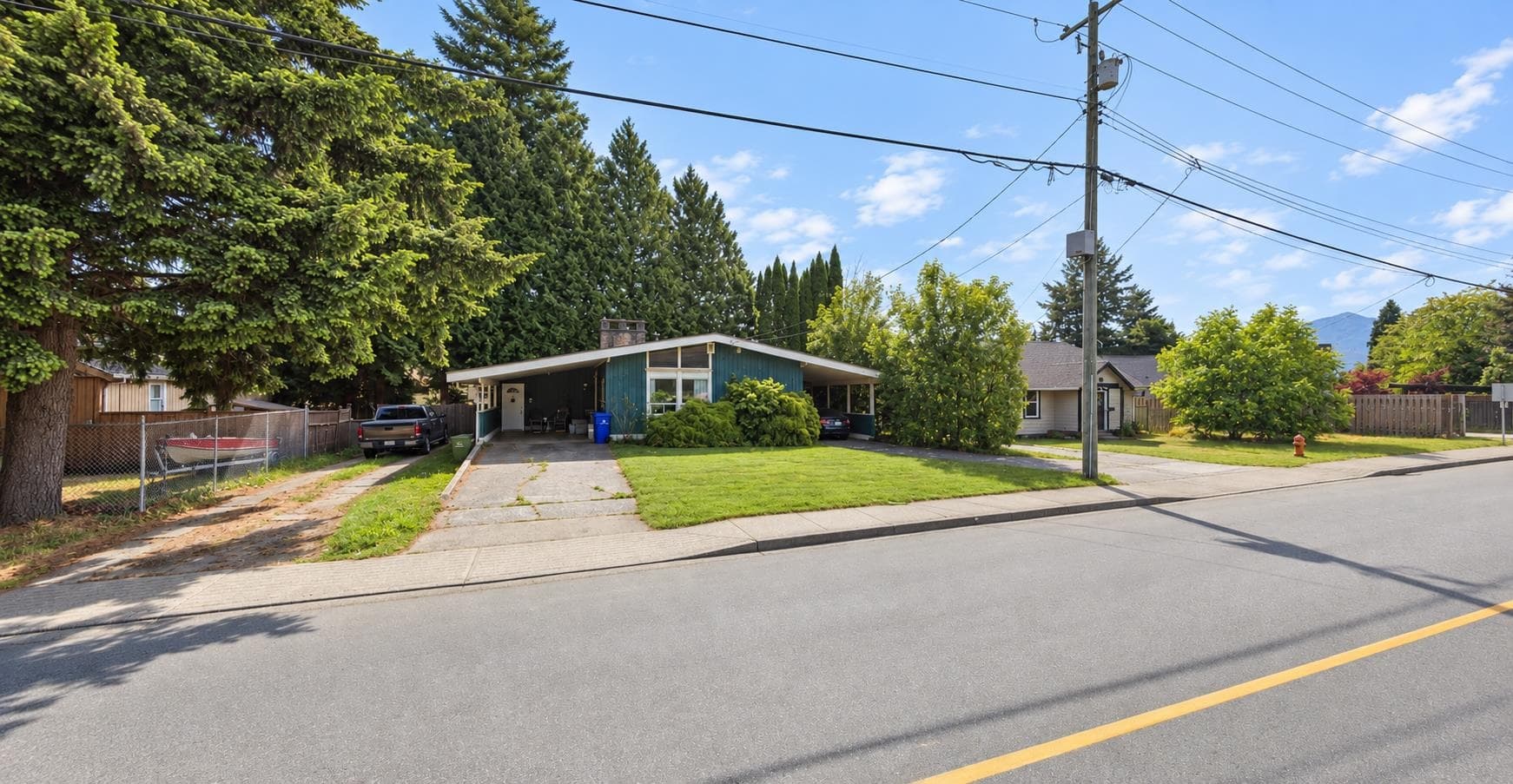 9542 Young Road, Chilliwack, V2P 4S8 — photo 1