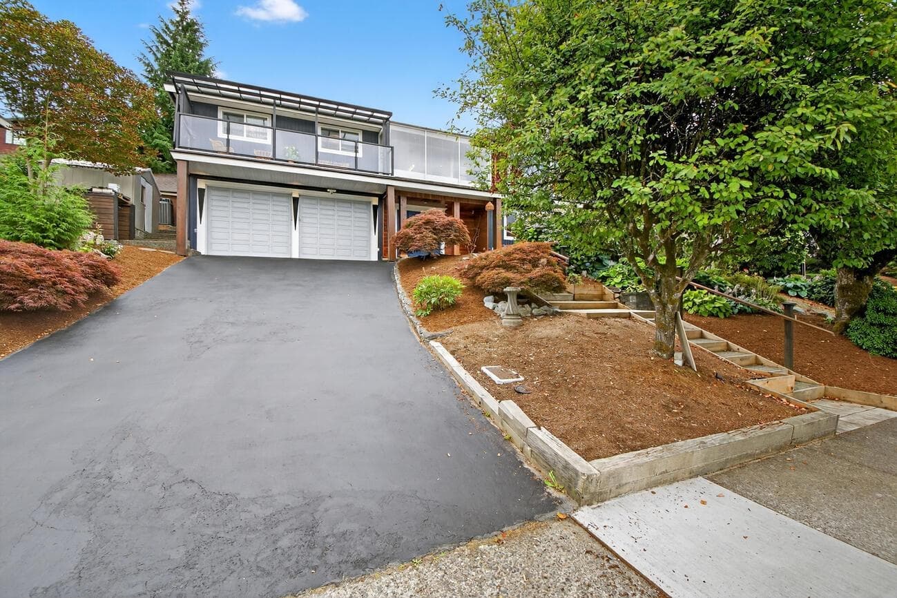 1052 Corona Crescent, Coquitlam, V3J 7J3 — photo 2