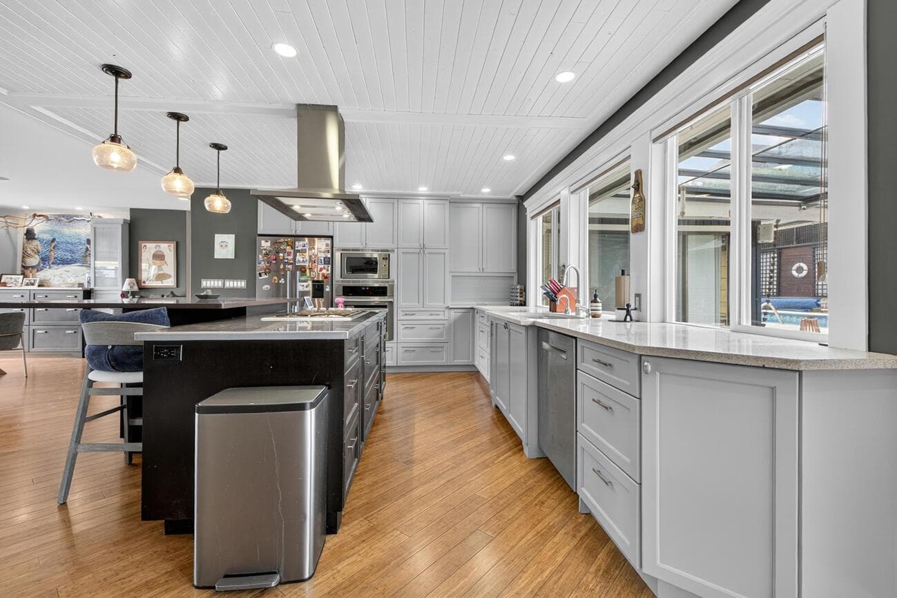 1052 Corona Crescent, Coquitlam, V3J 7J3 — photo 5