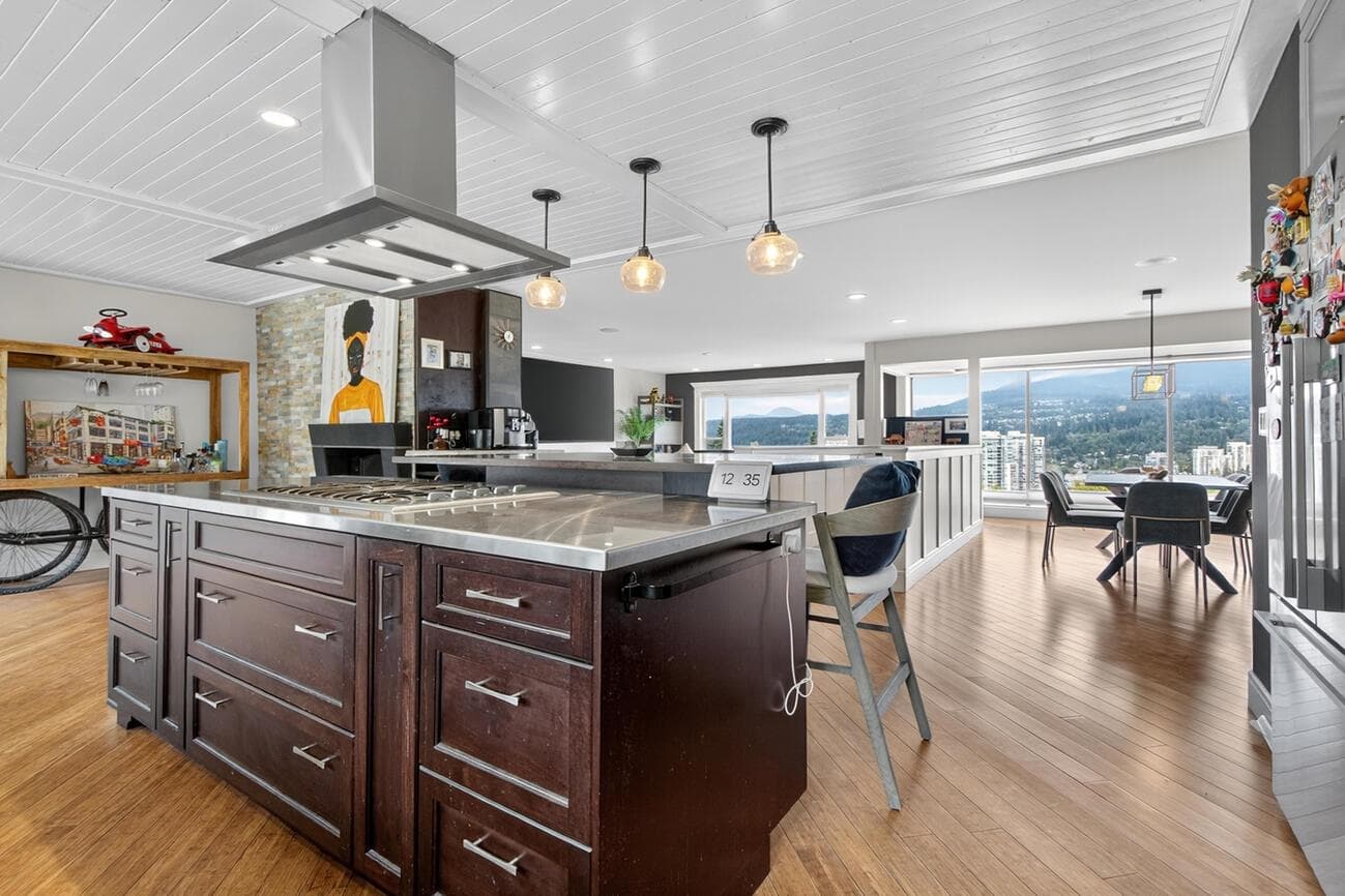 1052 Corona Crescent, Coquitlam, V3J 7J3 — photo 4