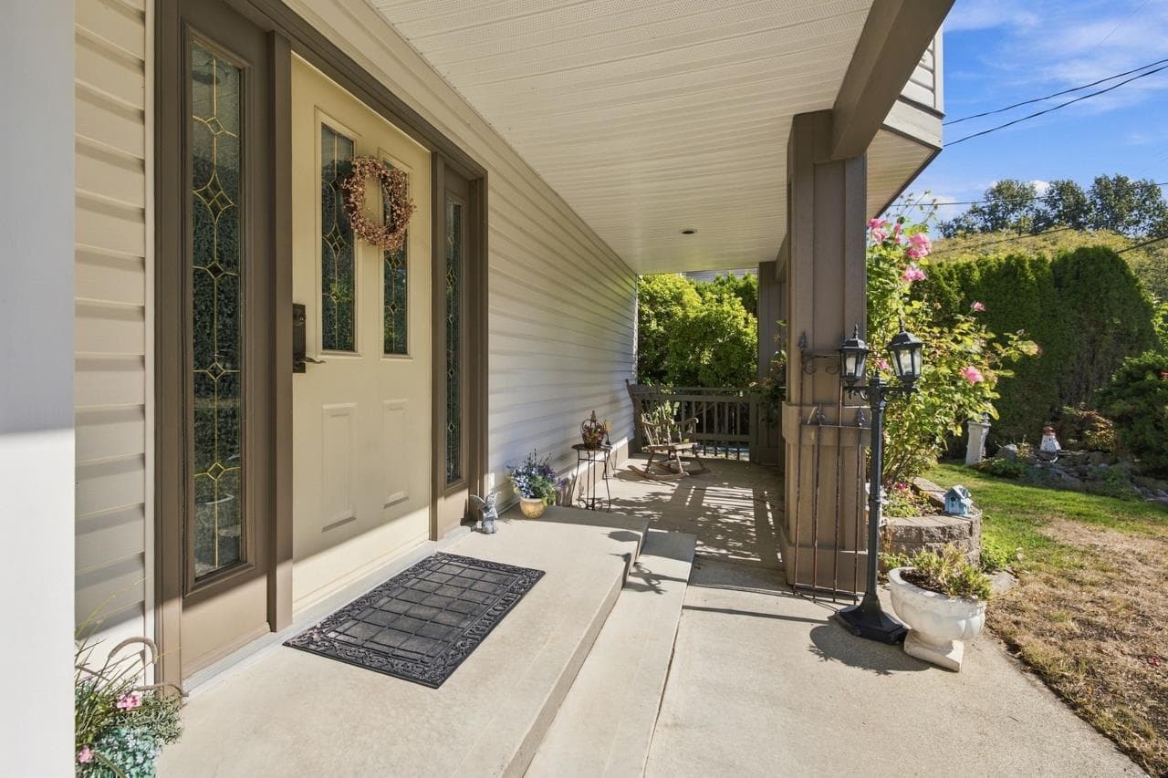 17037 0 Avenue, Surrey, V3Z 9N9 — photo 4
