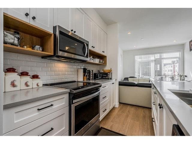 32 - 27735 Roundhouse Drive, Abbotsford, V4X 0B9 — photo 4