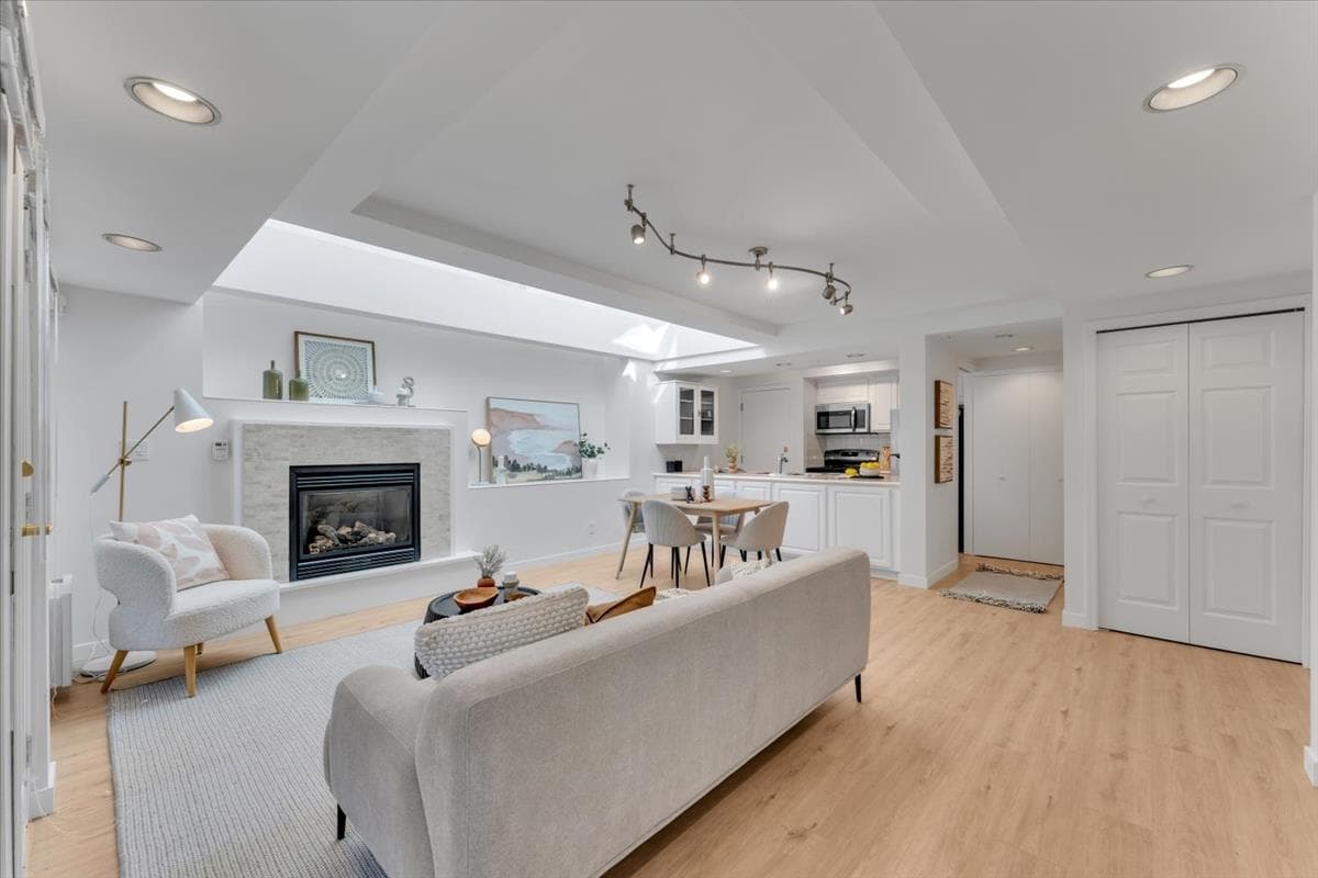1939 W 12th Avenue, Vancouver, V6J 2G1 — photo 3