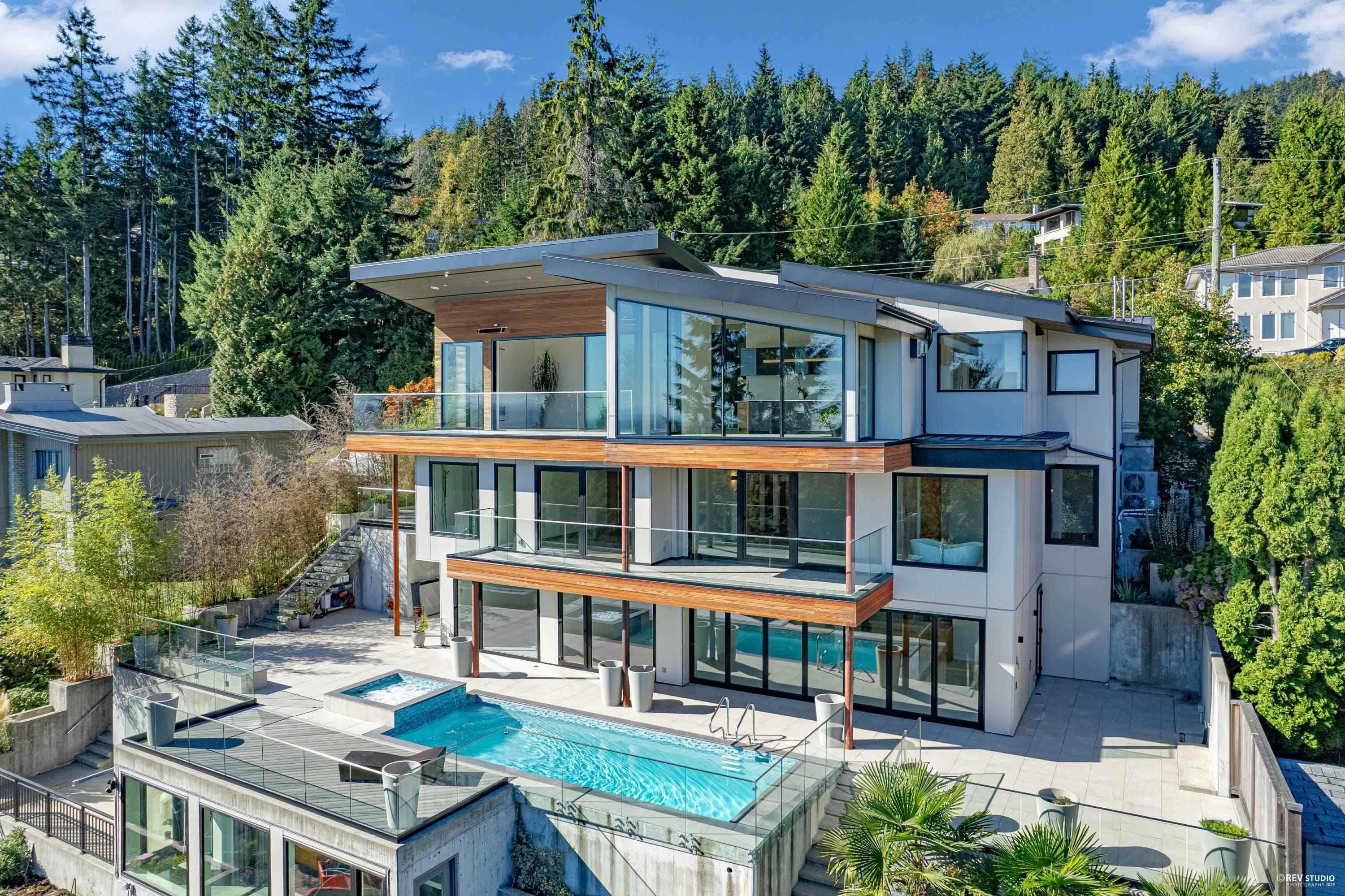 535 Craigmohr Drive, West Vancouver, V7S 1W8 — photo 1